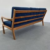 Teak sofa from Olsen & Laursen 1960s