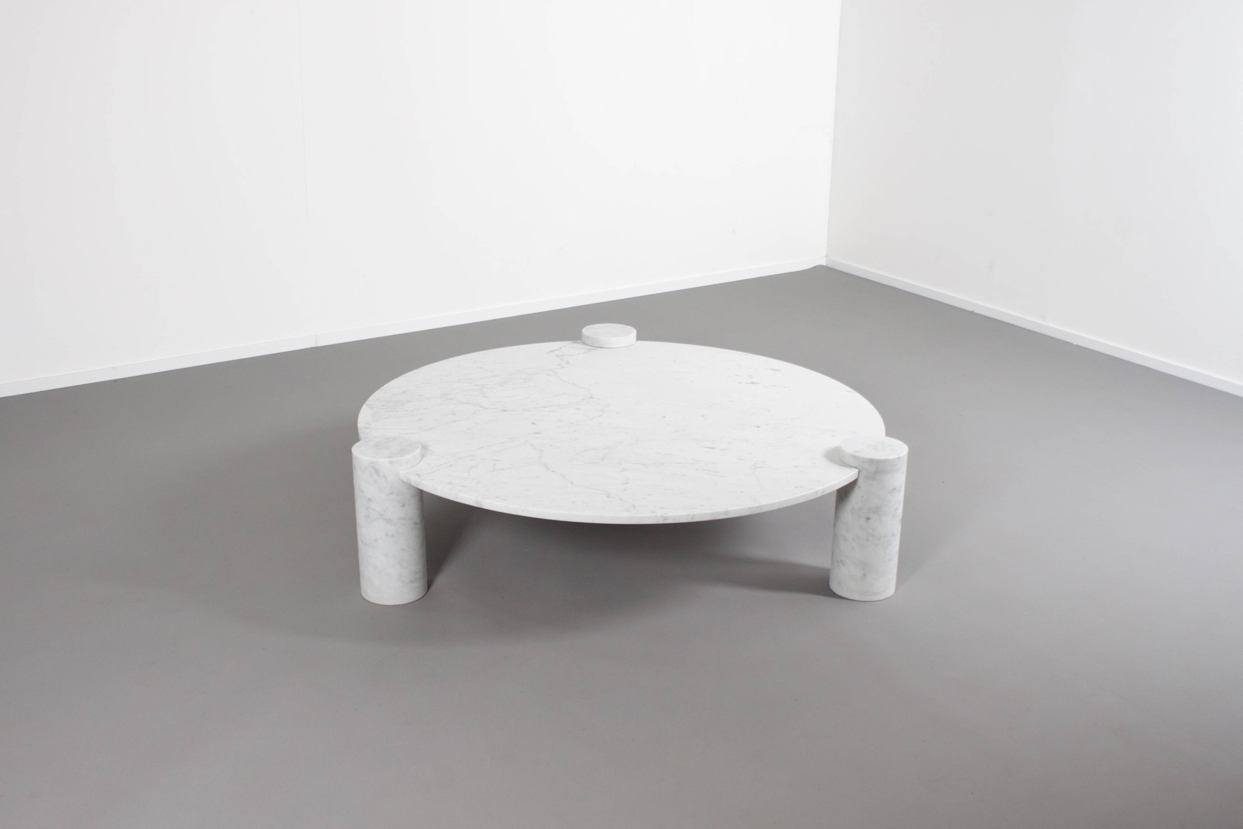 Large Impressive Carrara Marble Coffee Table Made in Italy, 1970s