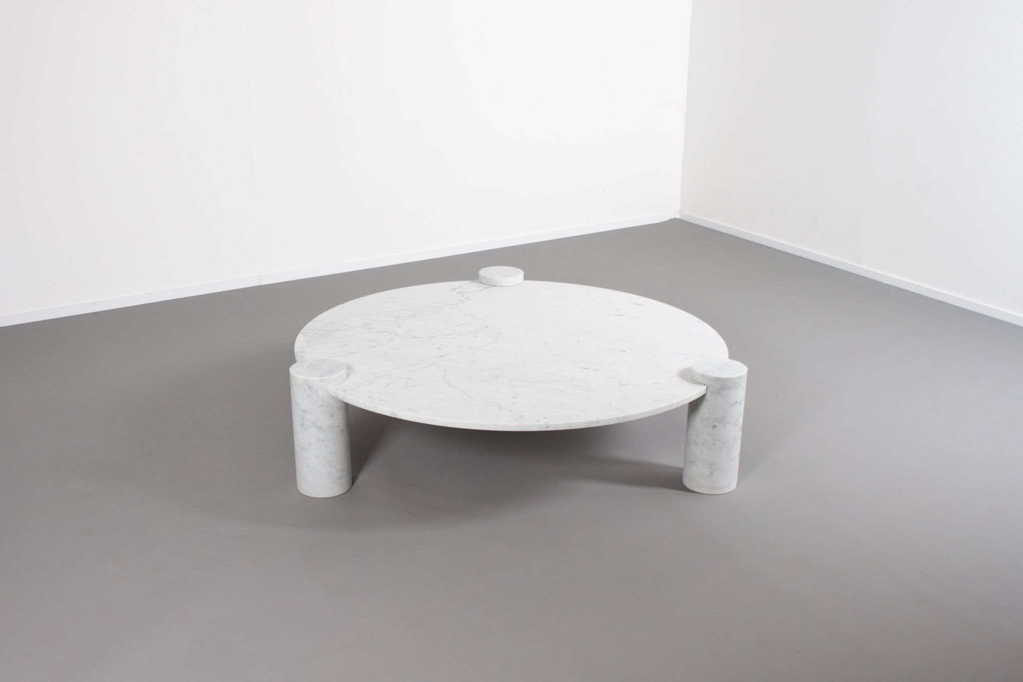 Large Impressive Carrara Marble Coffee Table Made in Italy, 1970s
