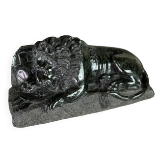 Green serpentine marble sculpture, the Lion of Lucerne after Bertel Thorvaldsen around 1880.