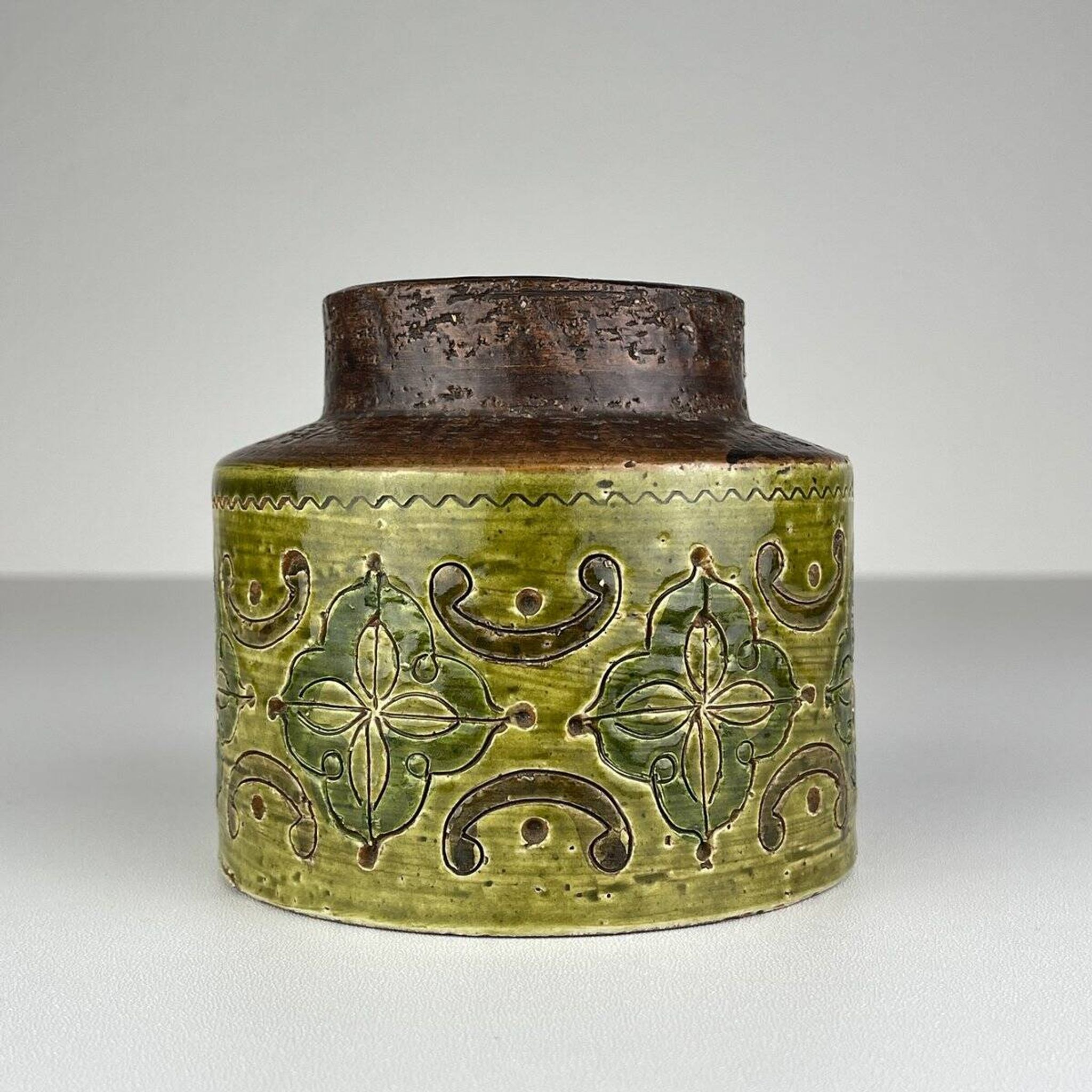 Small vintage ceramic vase by Aldo Londi for Bitossi, Italy, 1970s.