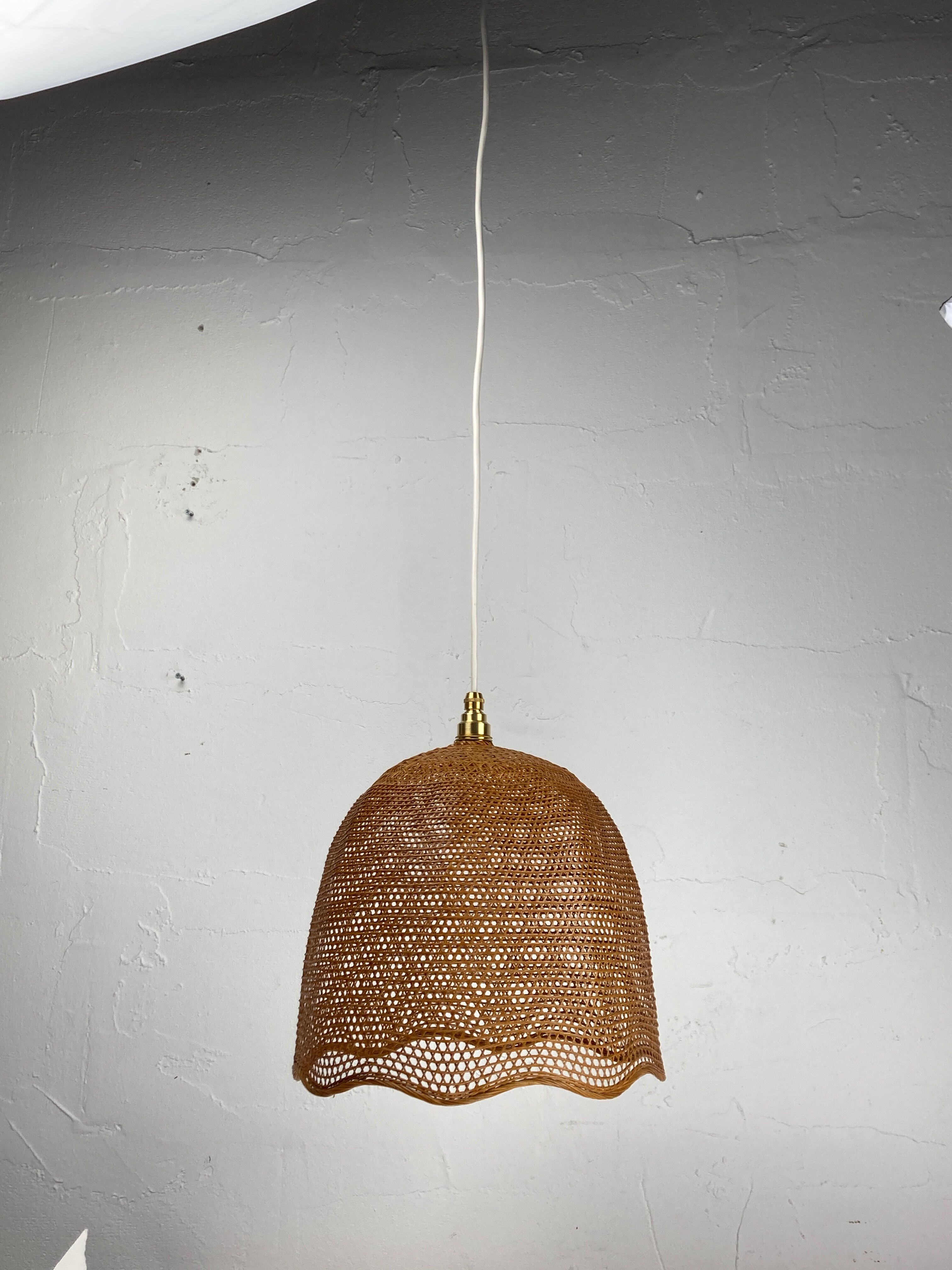Beehive webbing rattan wicker pendant hanging lamp, 1930s