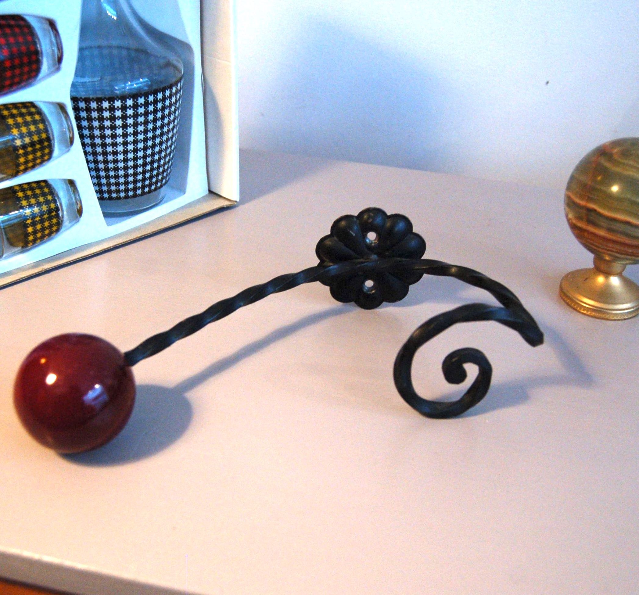 Peg in bakelite and metal 50s 60s