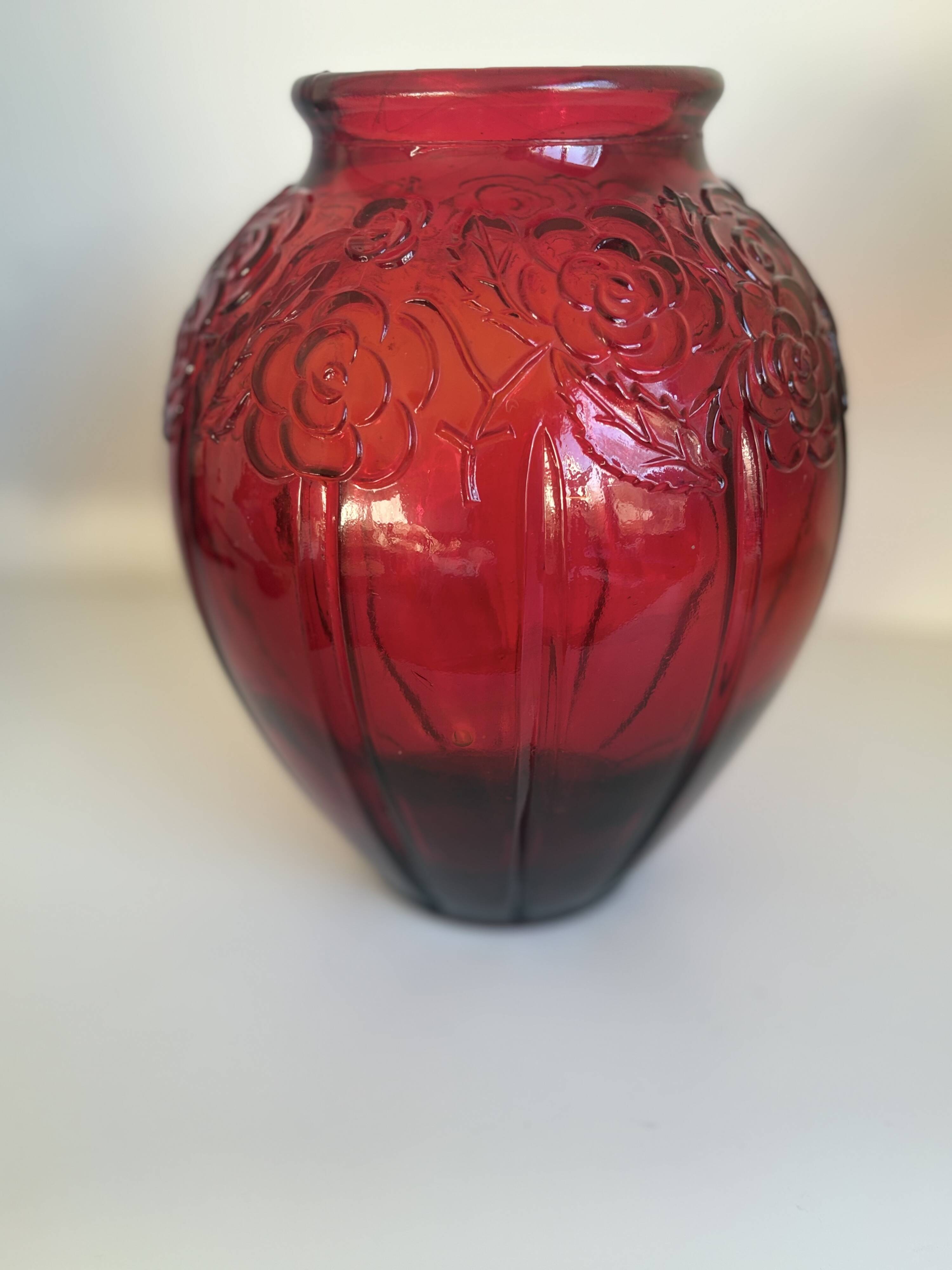 Large volute vase in pressed glass Art Deco