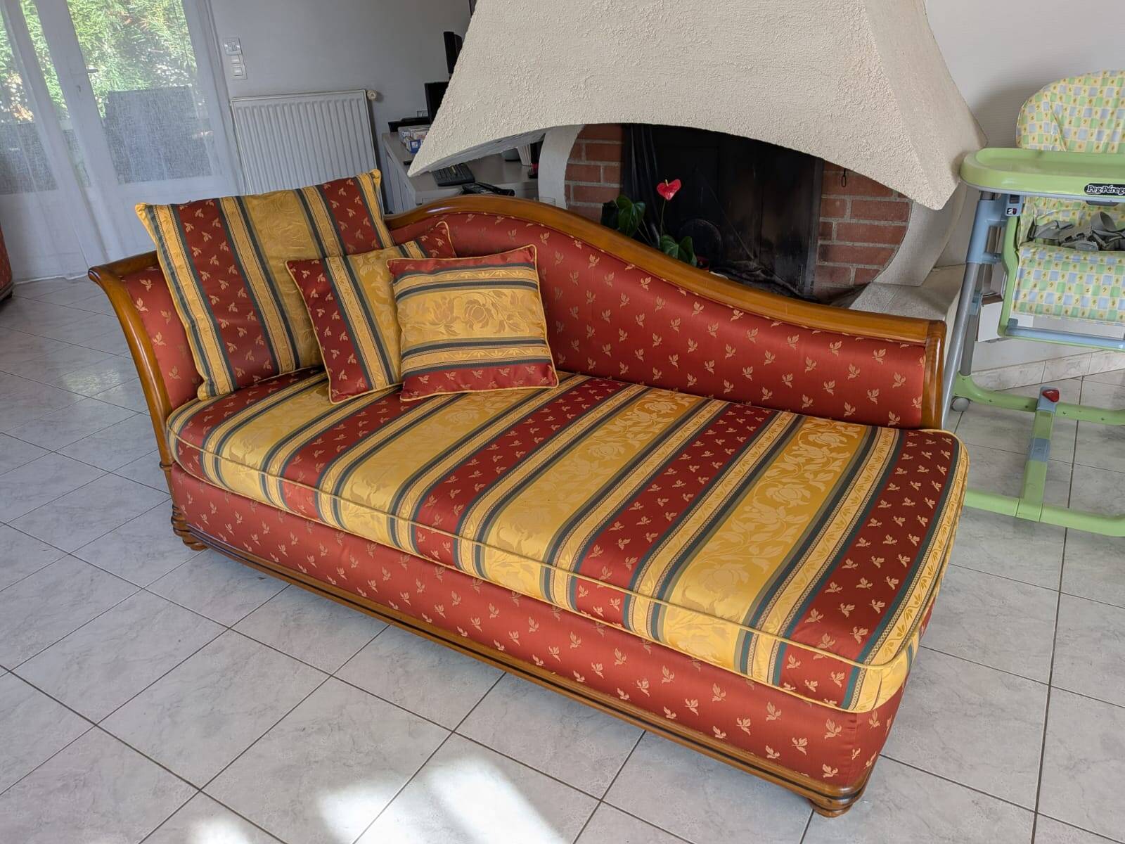 Vintage 3-seater chaise longue – varnished wood – jacquard fabric