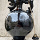 Carafe à vin iridescente antique