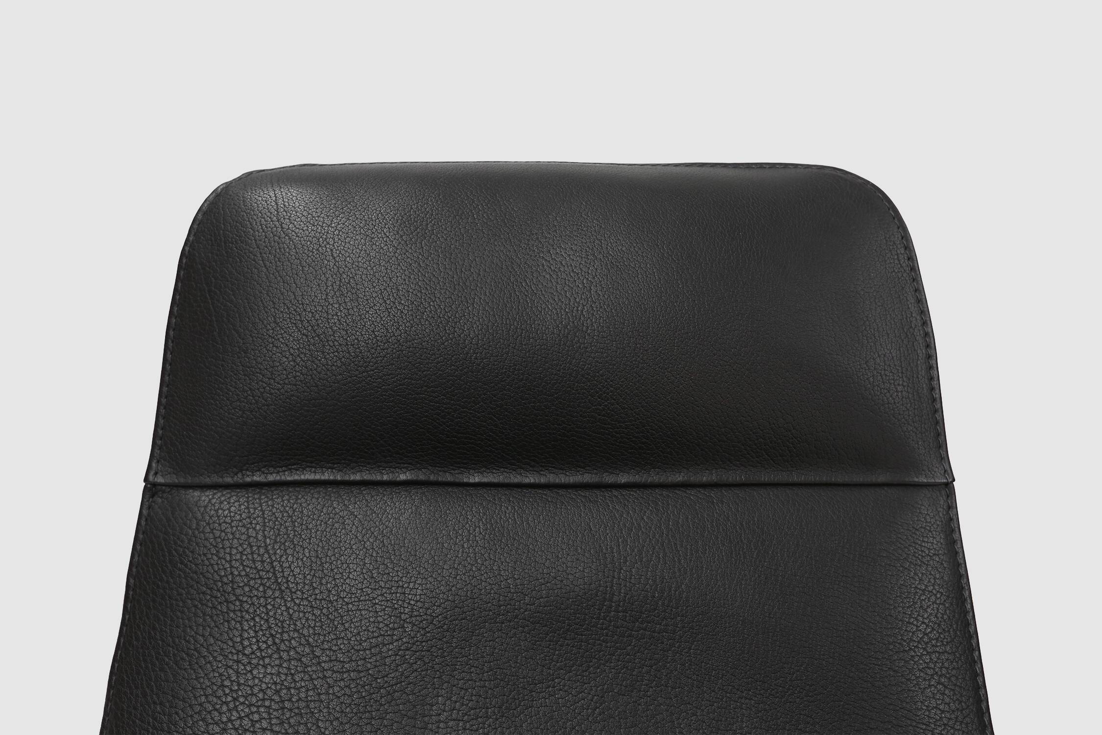 Exceptional De Sede DS50 lounge chair in black leather, Switzerland ca. 1980