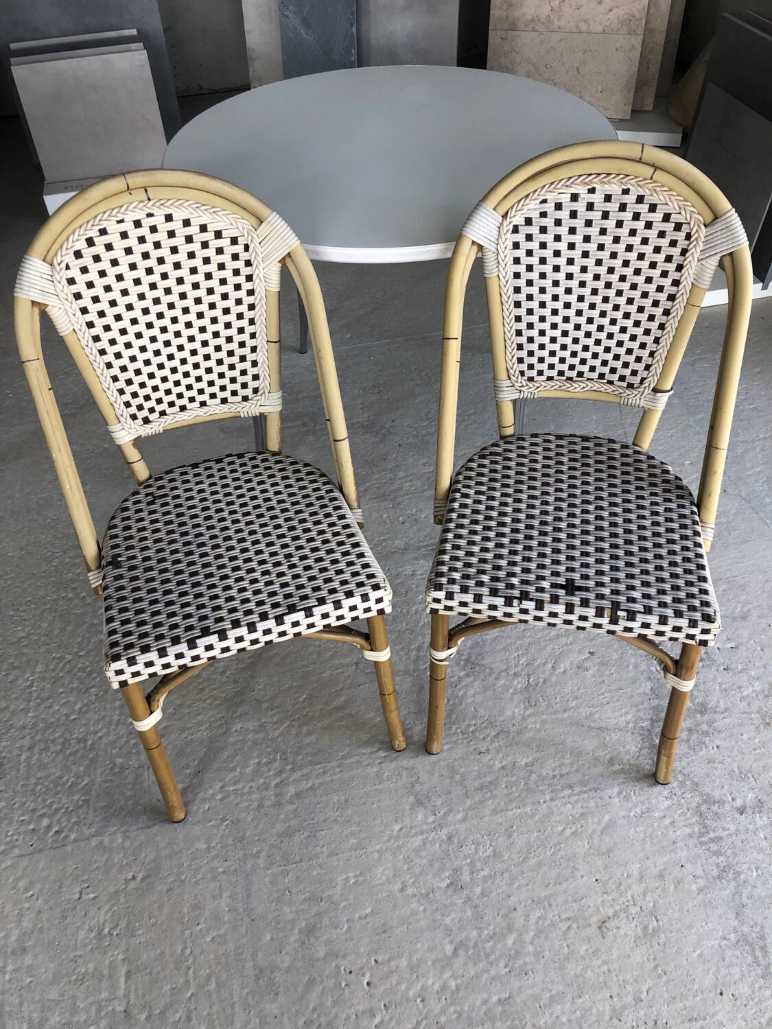 Vintage round table and 2 bistro chairs