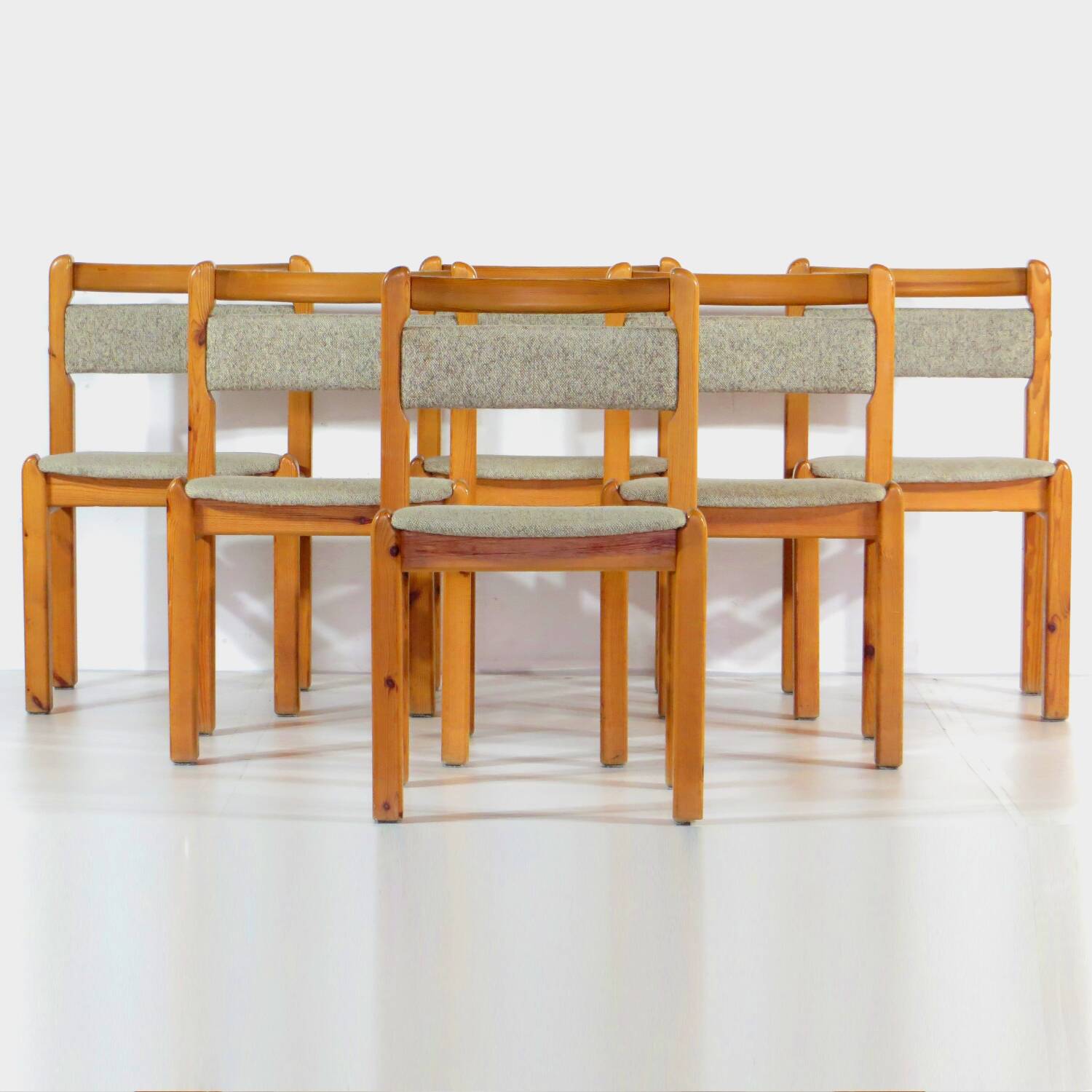 Set of six solid pine vintage mid century modern dining chairs by Danish Thorsø Møbelfabrik, 1960s