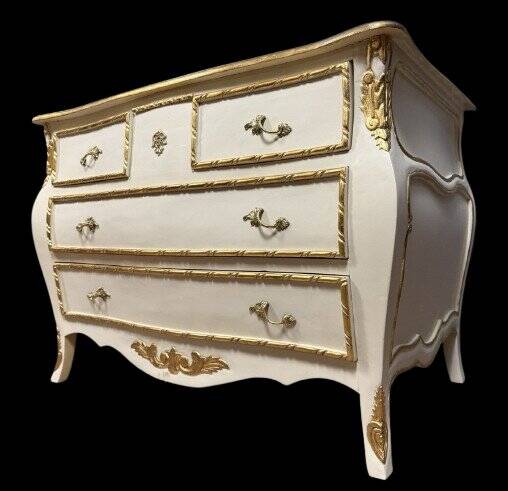 Commode galbée style louis XV