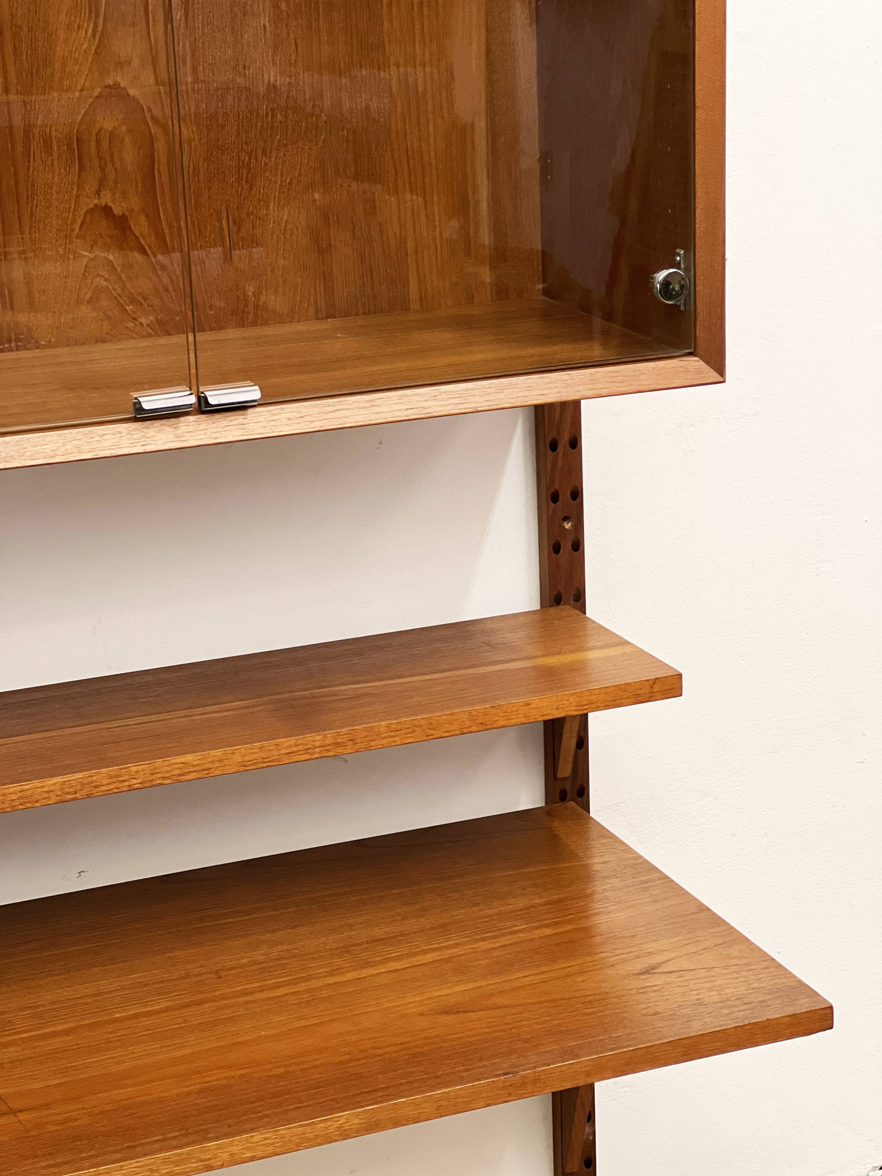 Small Mid-Century Modern Wall Unit,  Royal System with  Desk, Poul Cadovius for Cado, Denmark, 1950s