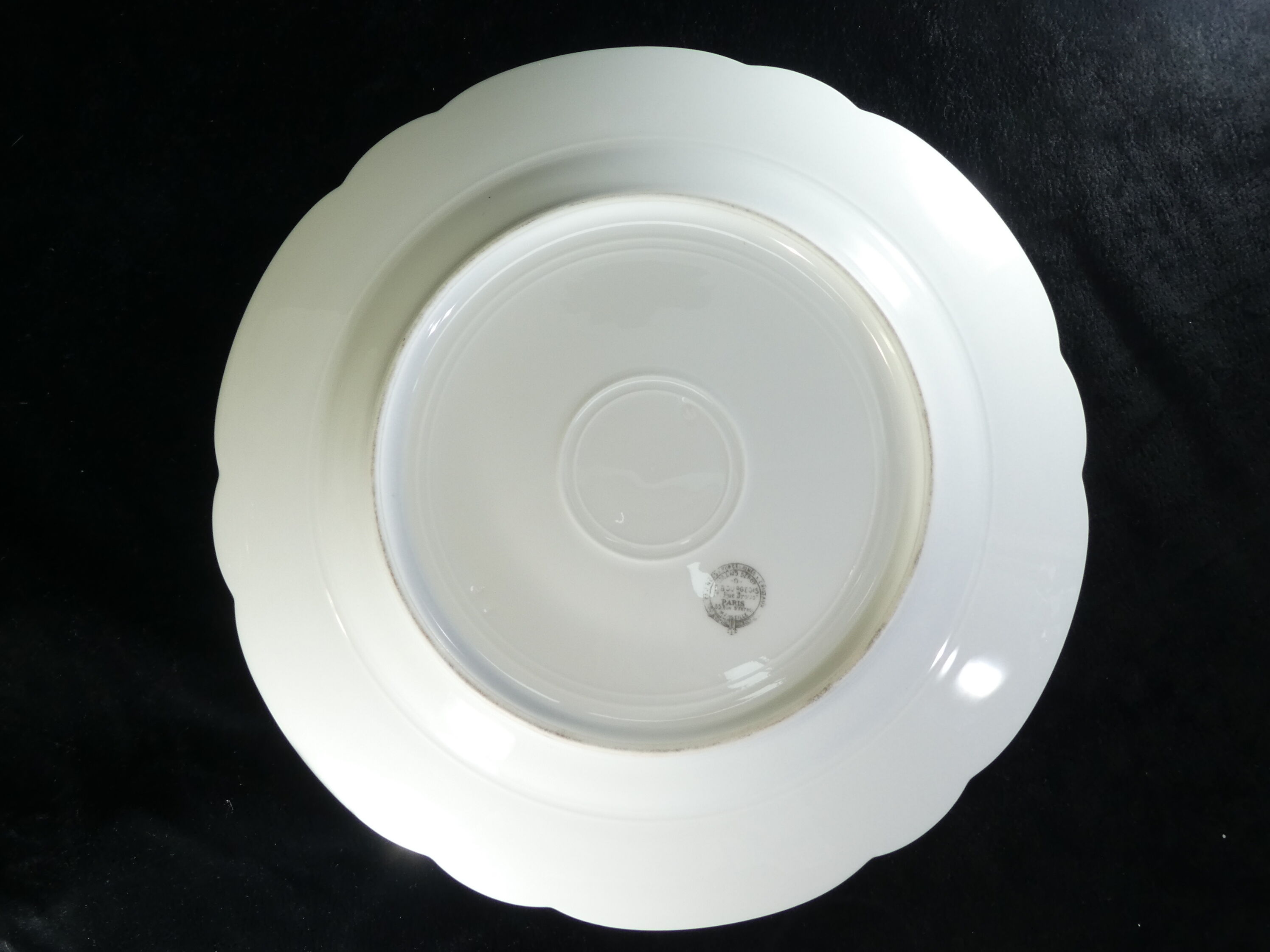 Limoges porcelain round plate for e.Bourgeois Paris no.2
