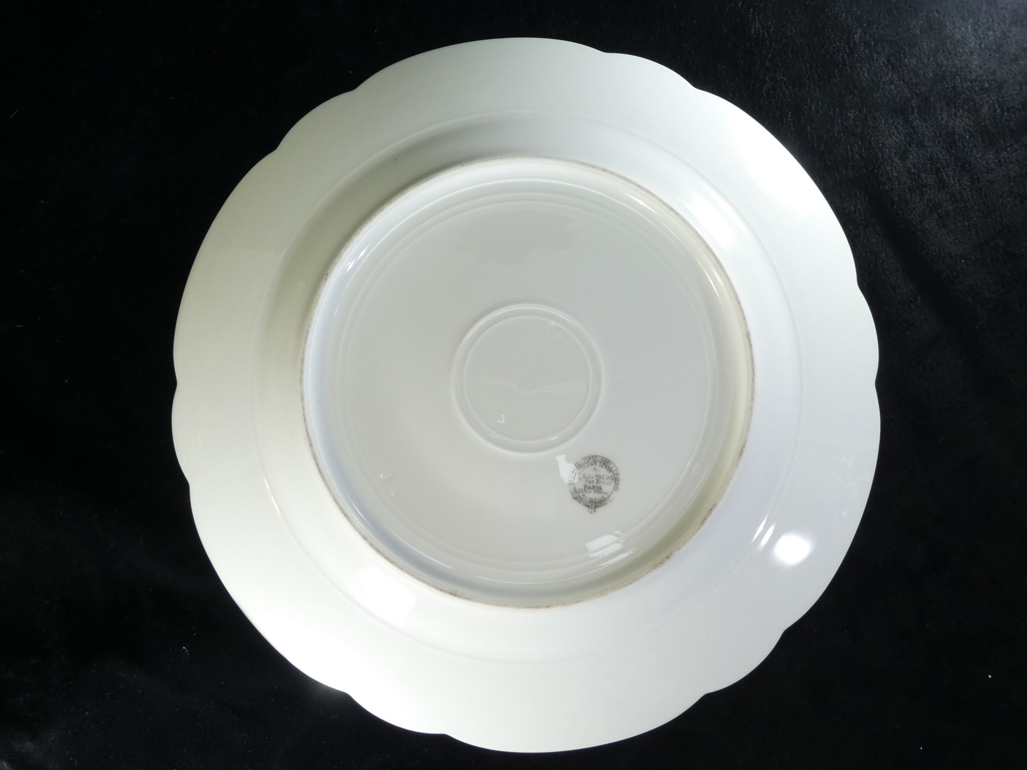 Limoges porcelain round plate for e.Bourgeois Paris no.2