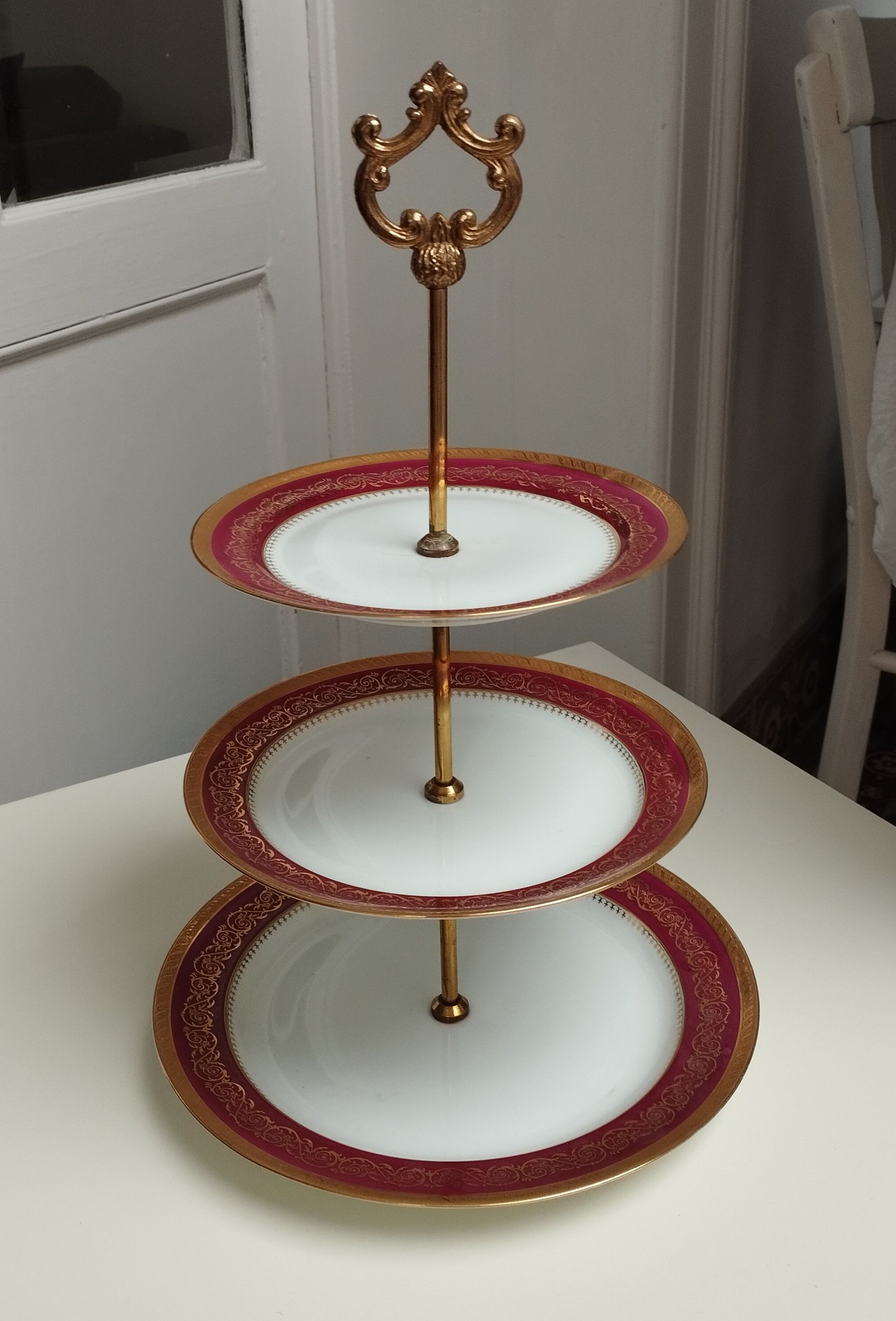 Cake servant 3 floors in Limoges porcelain