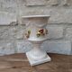 Vase italien ancien en céramique style barbotine à décor de roses