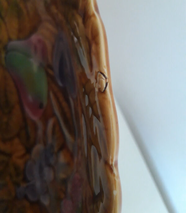 Fruit dish signed Sarreguemines