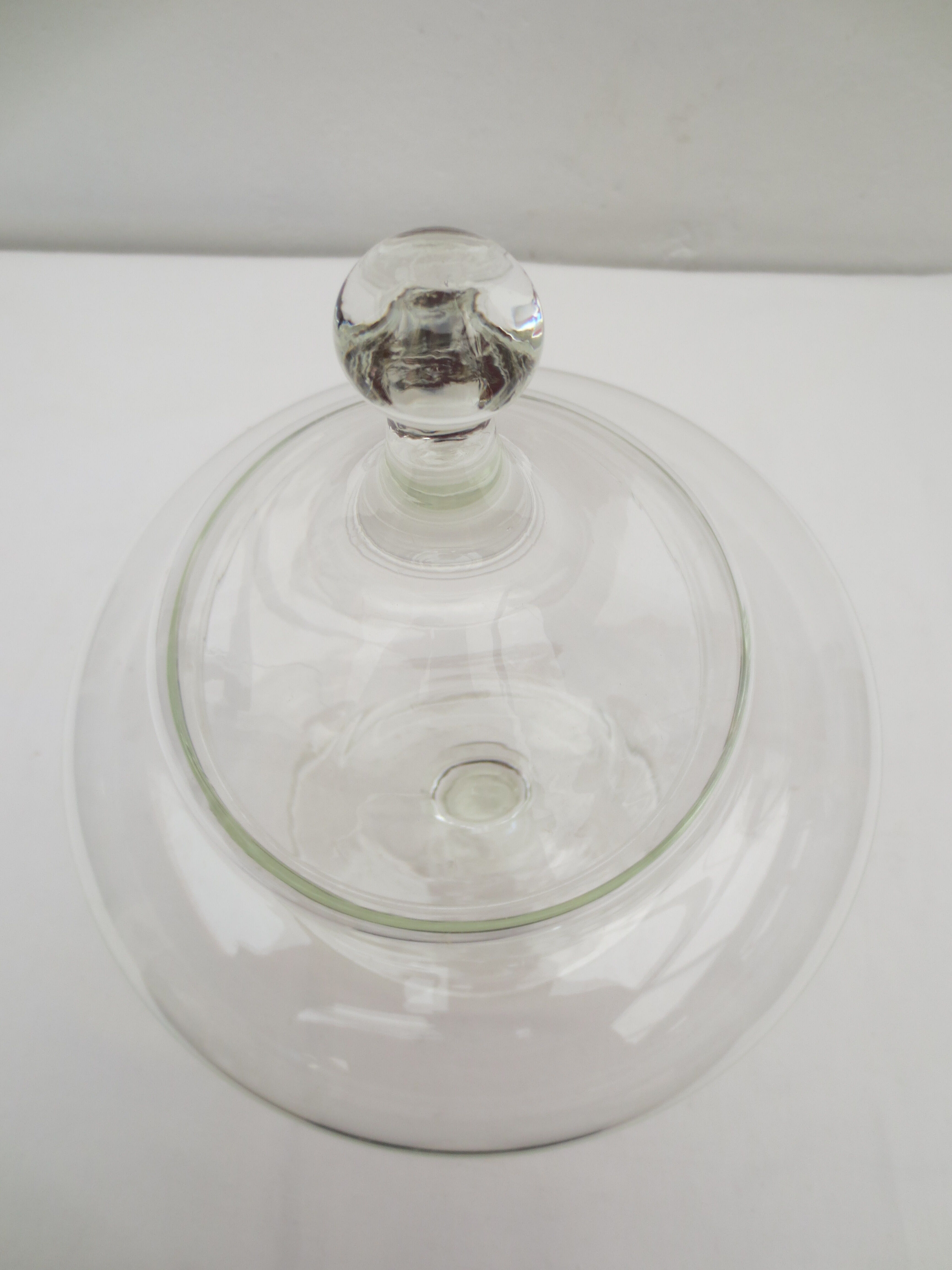 adorable standing candy maker with transparent glass lid