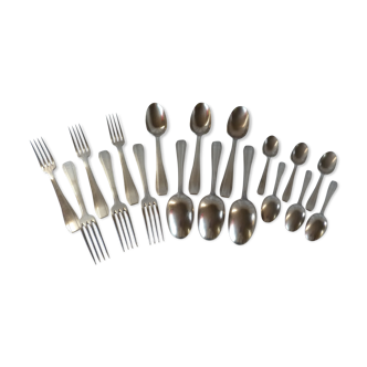 Set of 18 silver metal covers