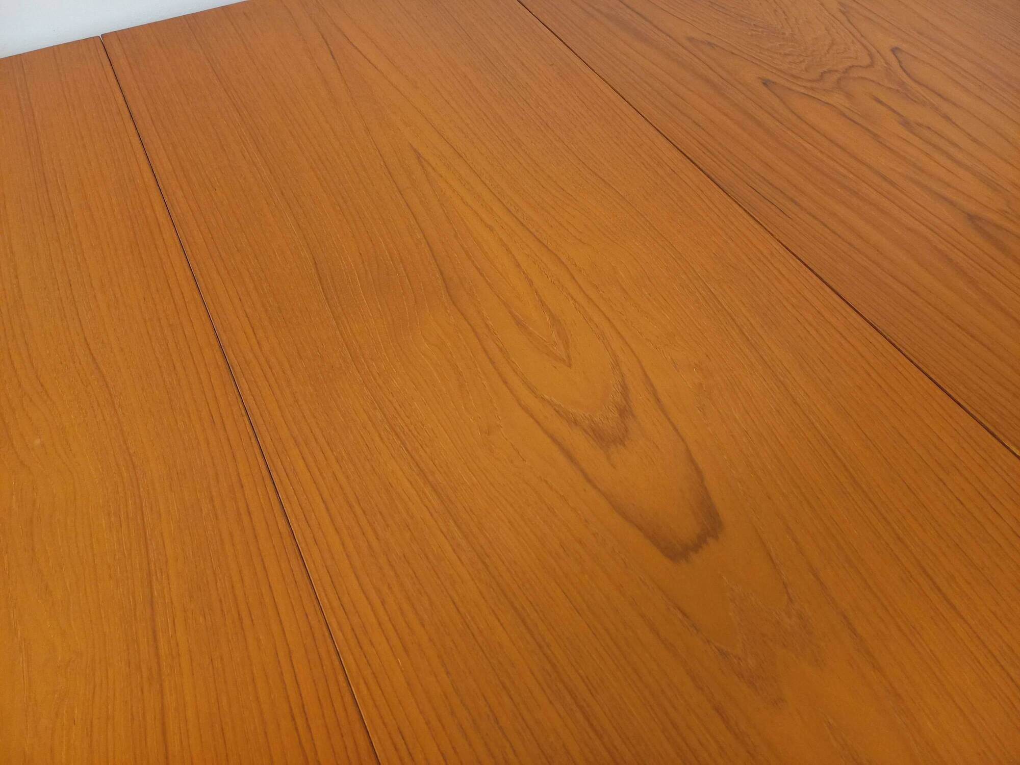 Vintage oval dining table Baumann from the 60s and 70s in teak with extension.