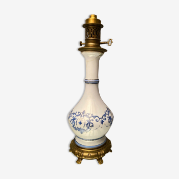 Old Paris porcelain lamp on nineteenth century bronze frame