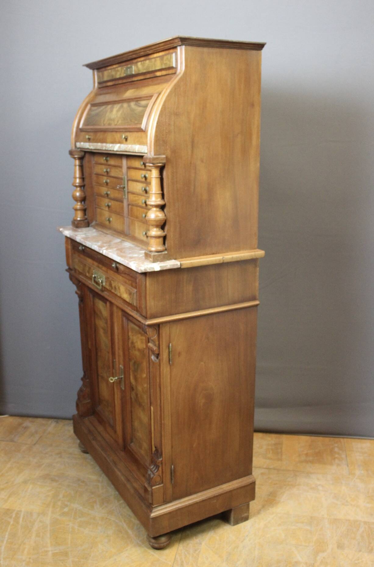 Meuble de dentiste en noyer fin XIX