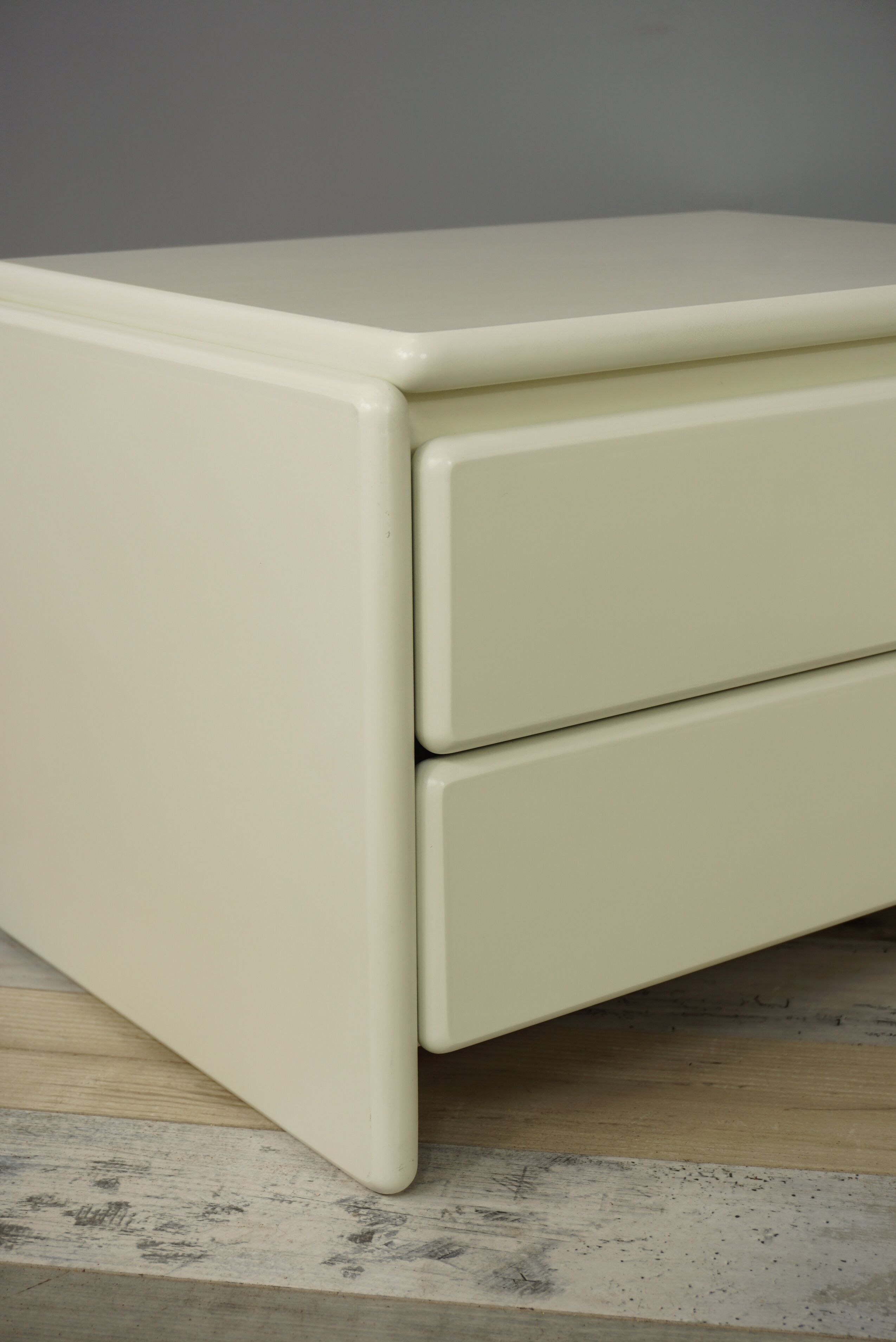 Pair of nightstands 80s