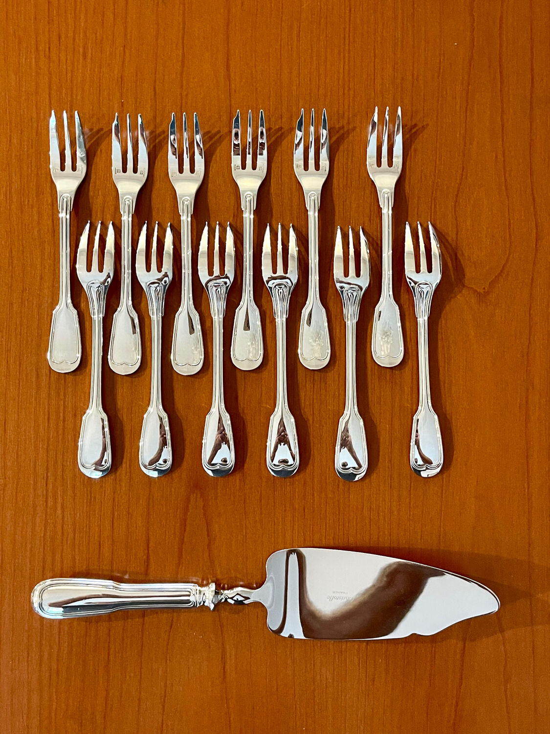 Christofle Chinon 12 cake forks and 1 pie server new condition