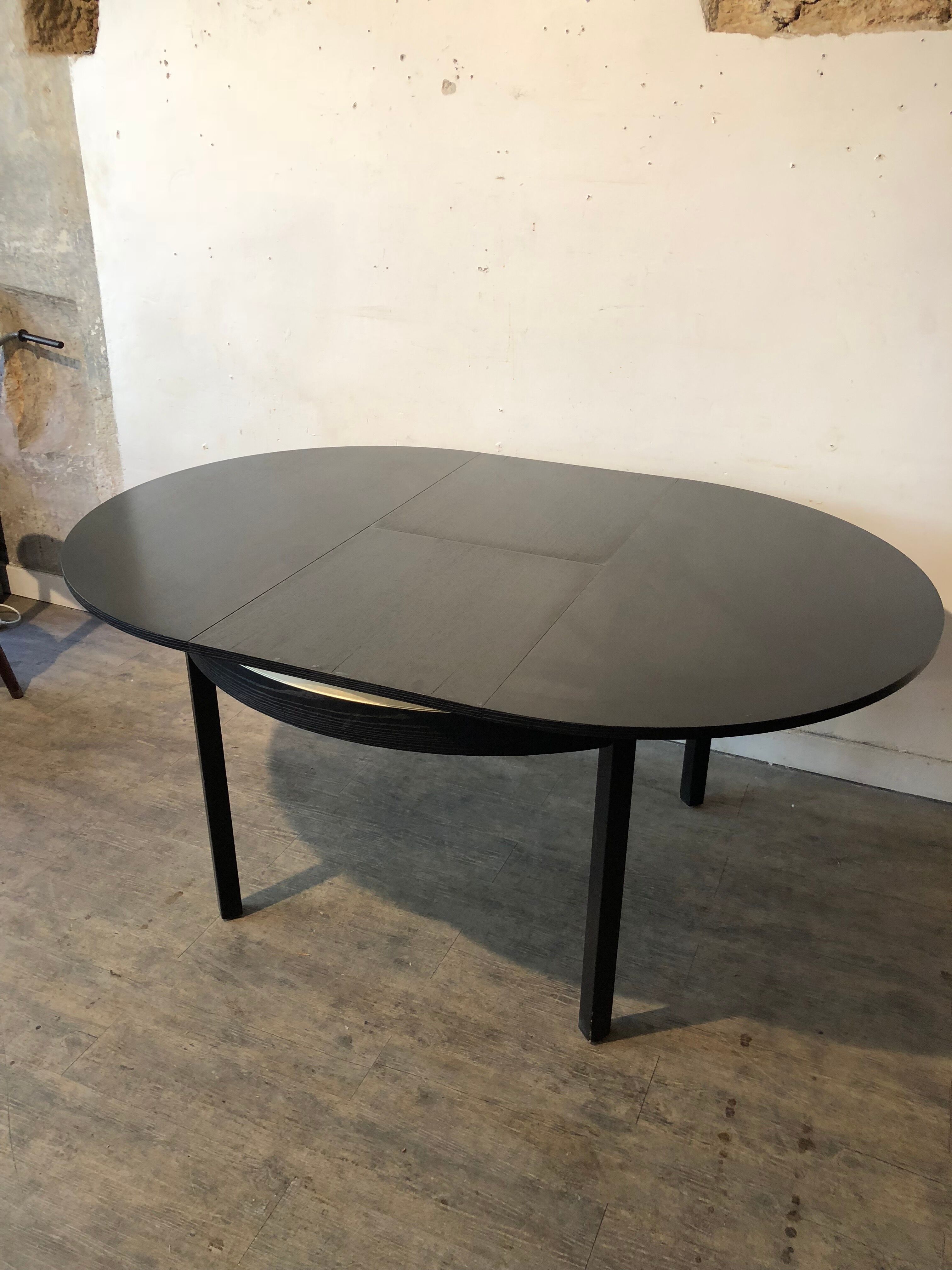 Round table blackened wood