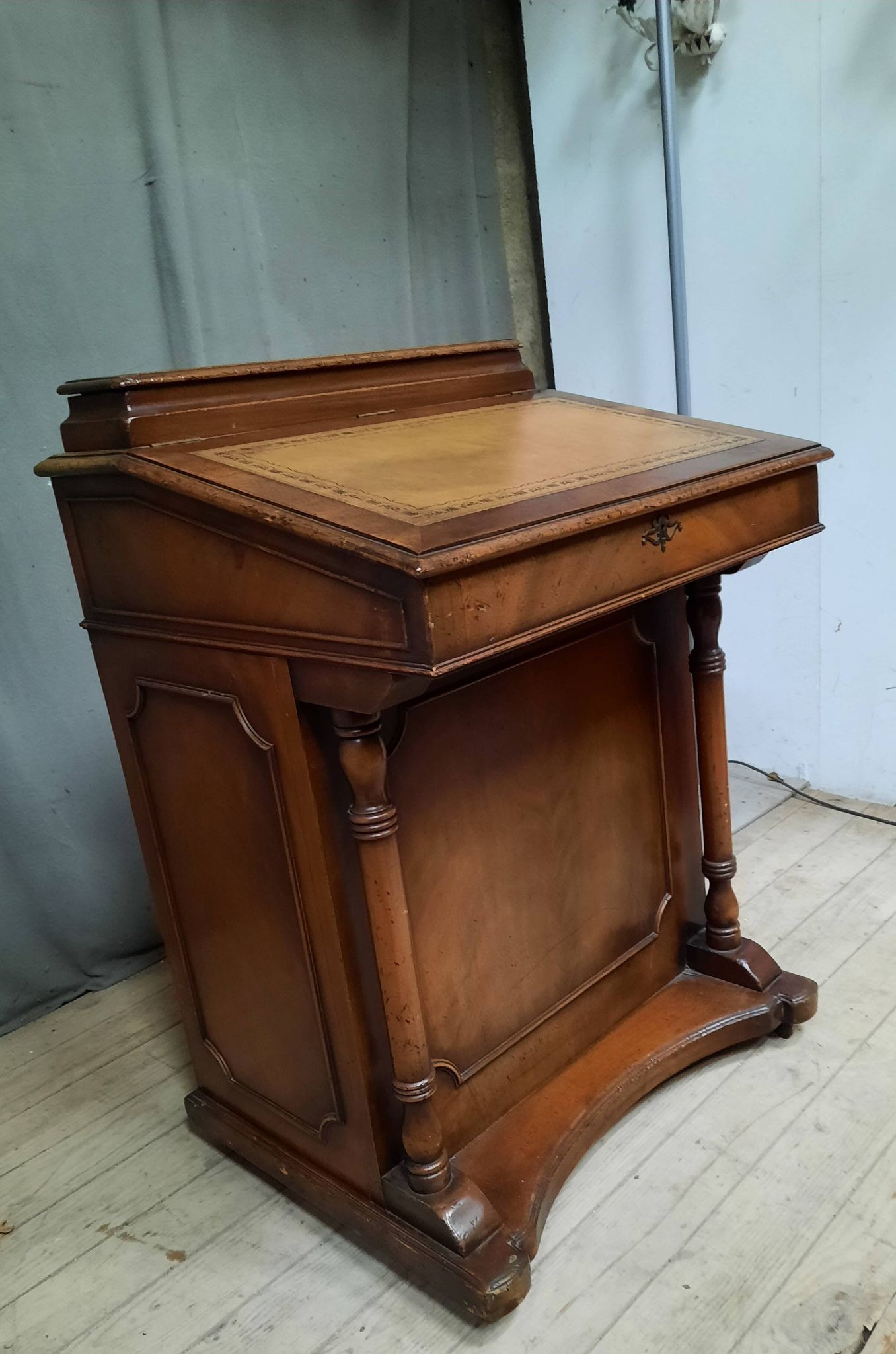 Deavenport Mahogany Desk