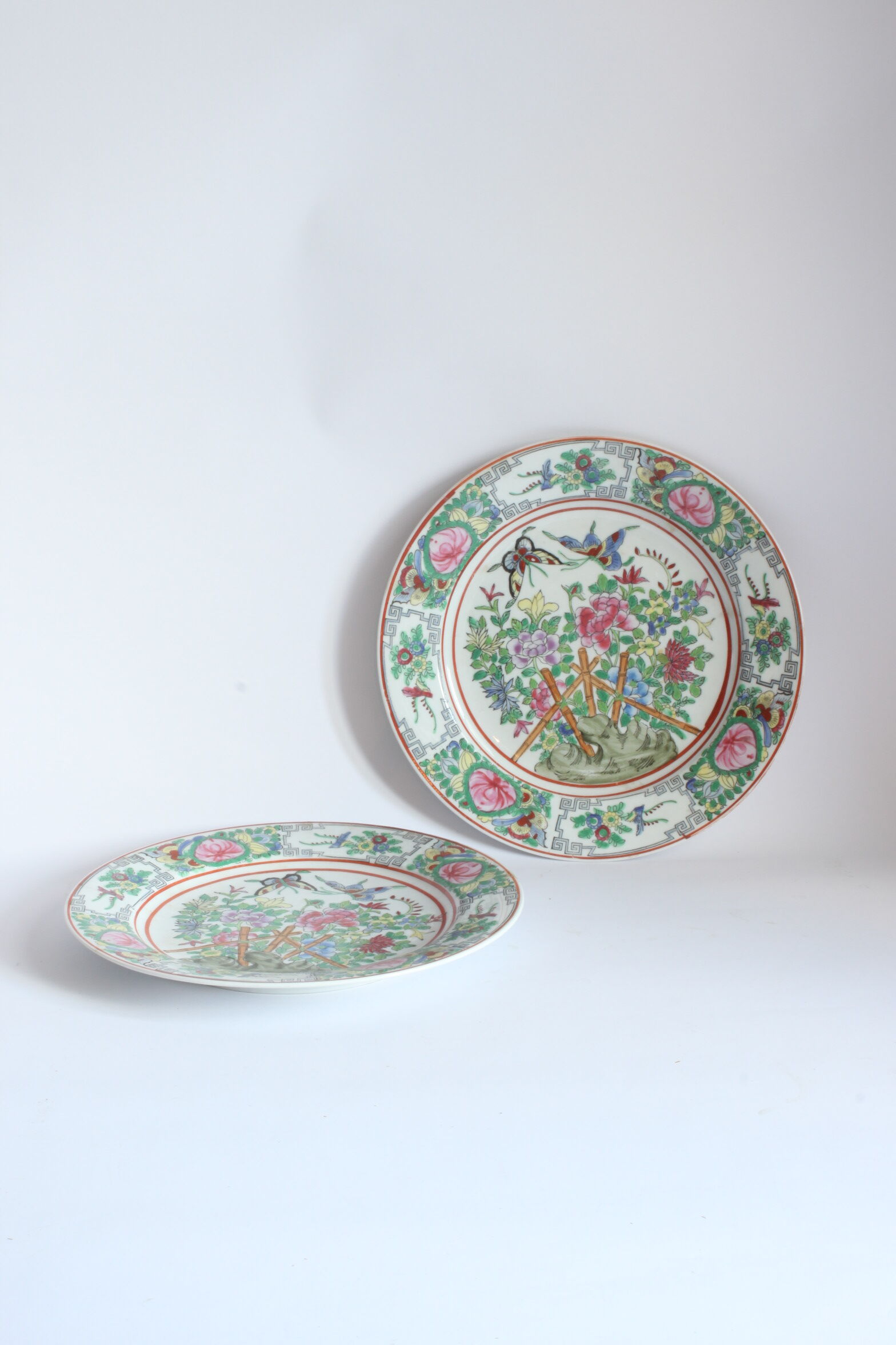 Assiettes beurrées chinoises, Famille rose Canton