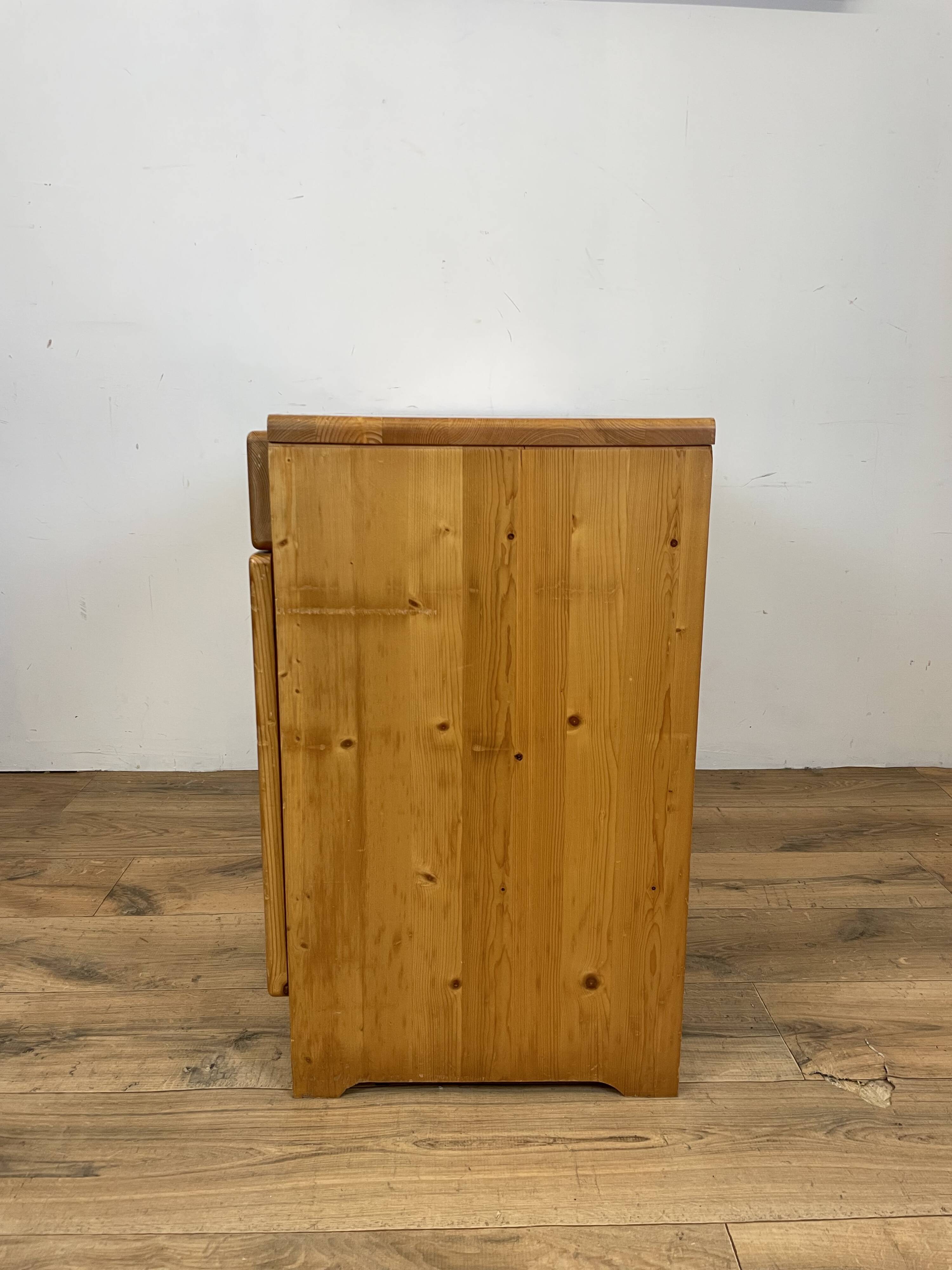 Solid pine buffet Charlotte Perriand selection