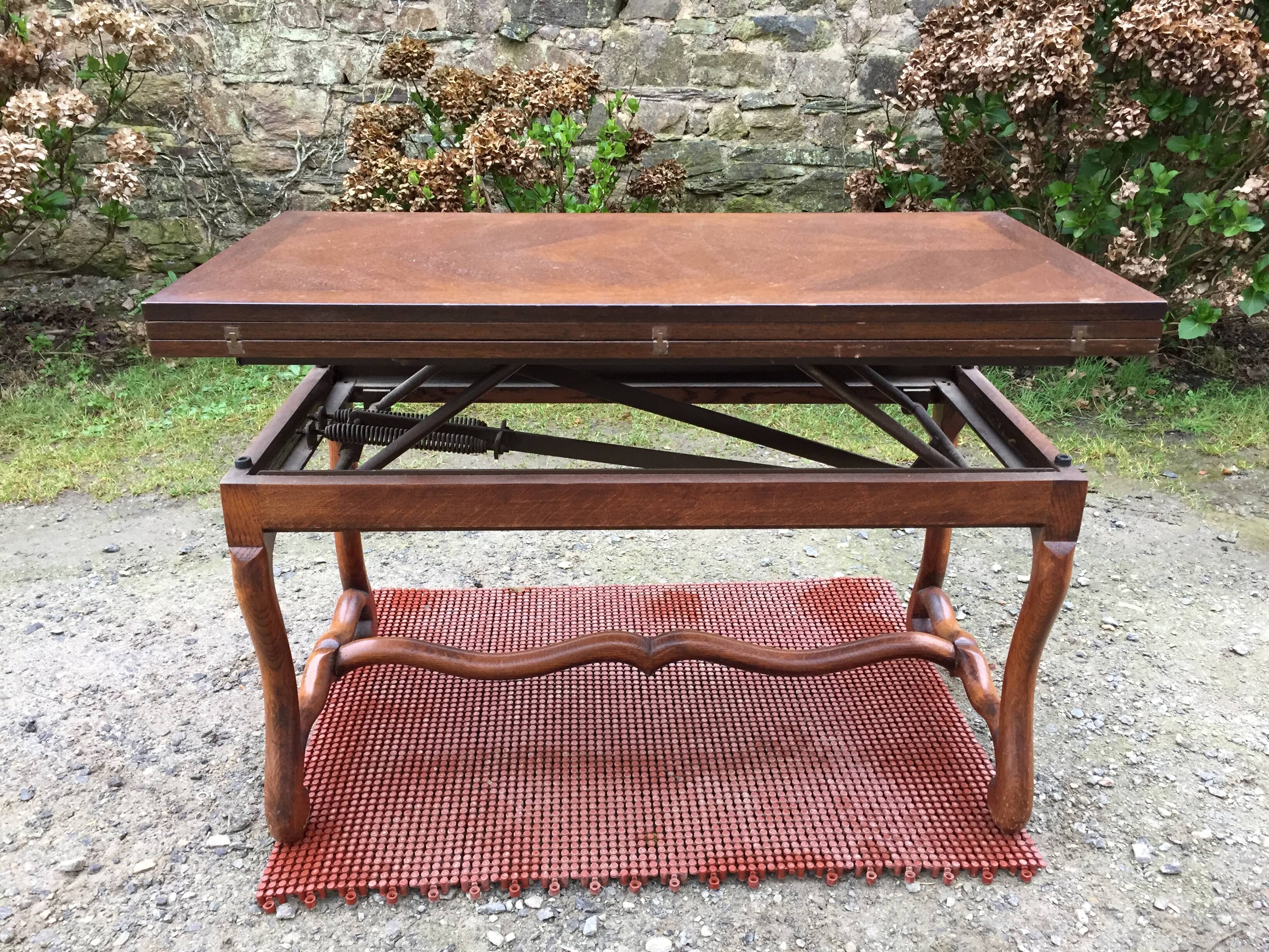 Modular vintage oak coffee table with Albert Ducrot's magical system