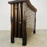Brutalist bar in solid wood chalet style
