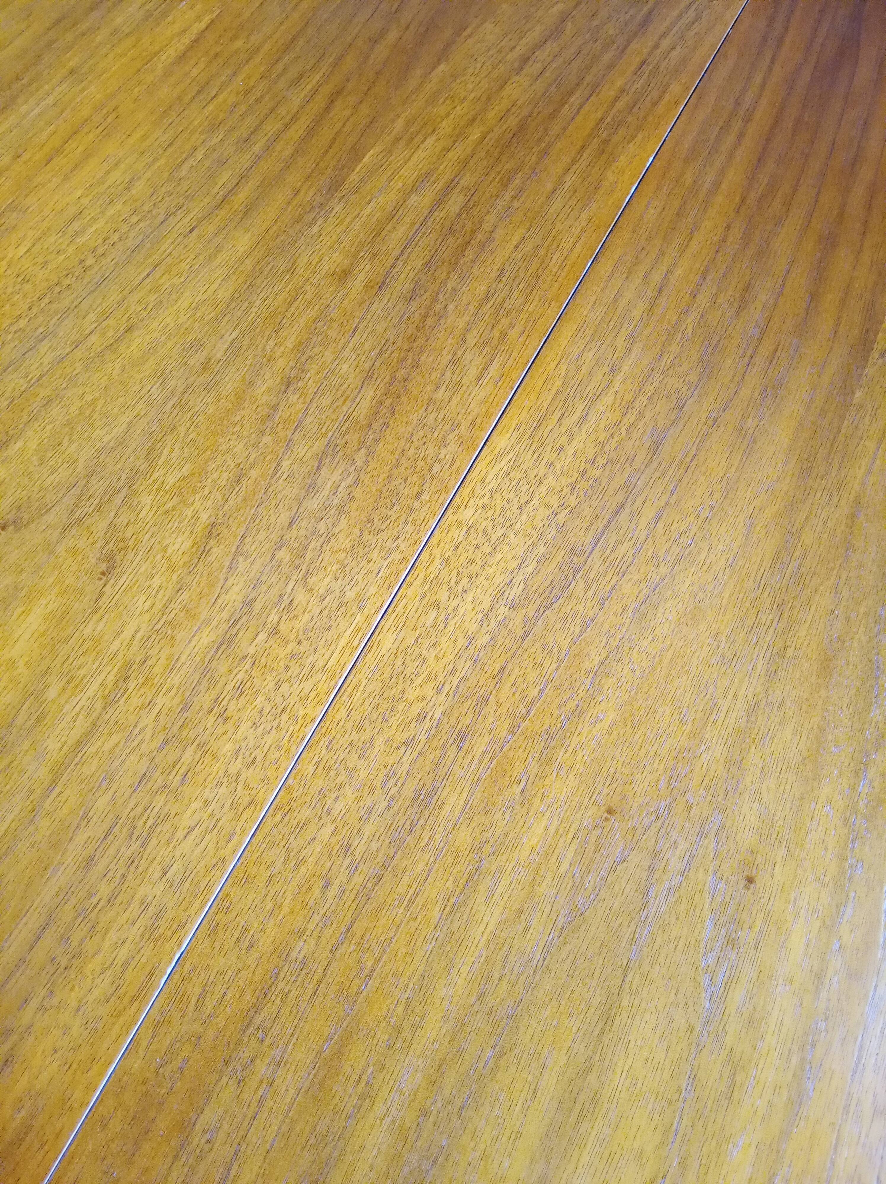 Scandinavian extending table