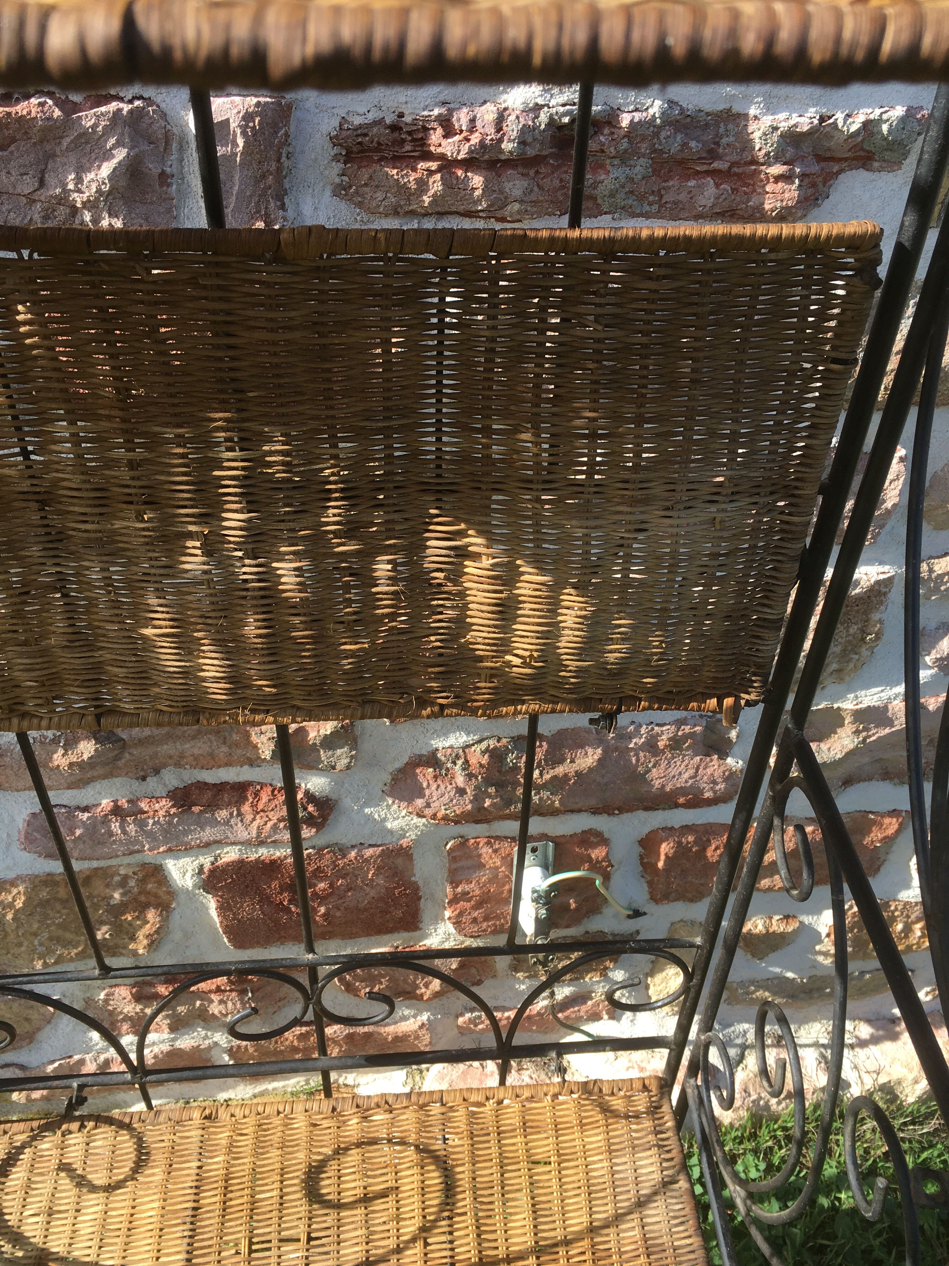 Folding bakery shelf, metal and wicker