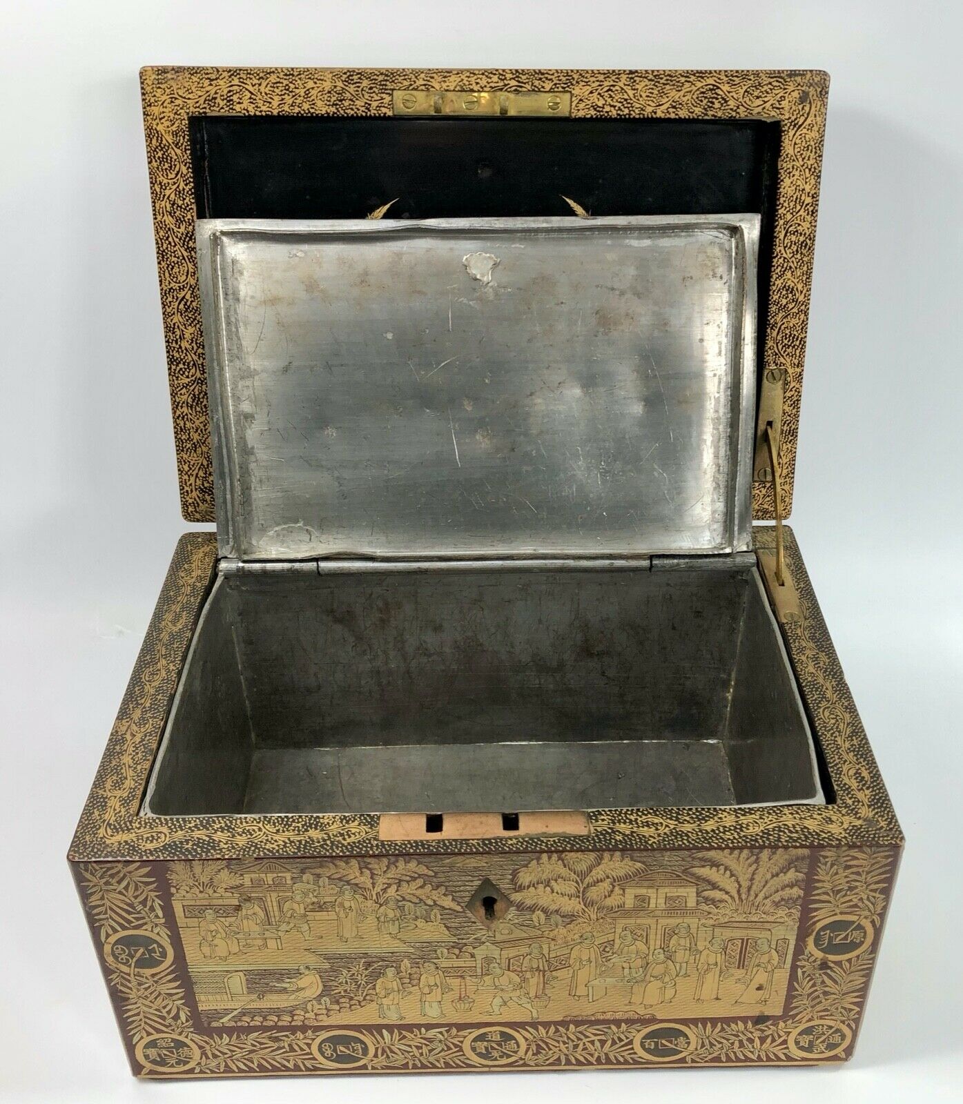 Box laque japan china a the with etain enhances or scene commerce19eme