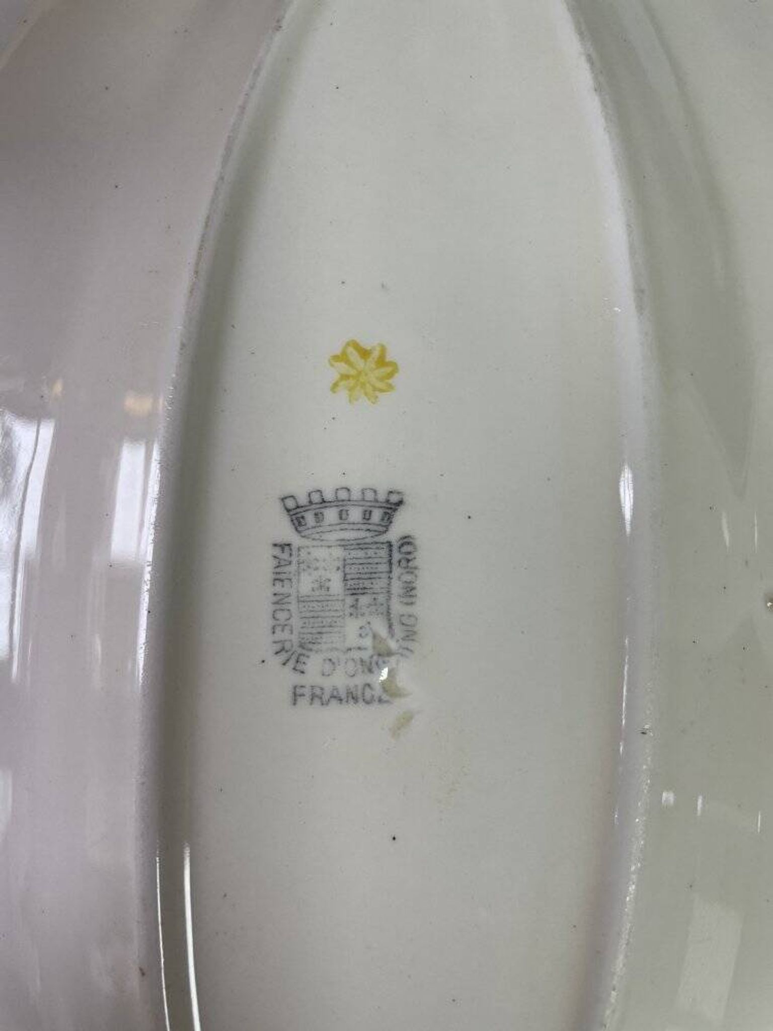 Gold from 2 ancient dishes Onnaing