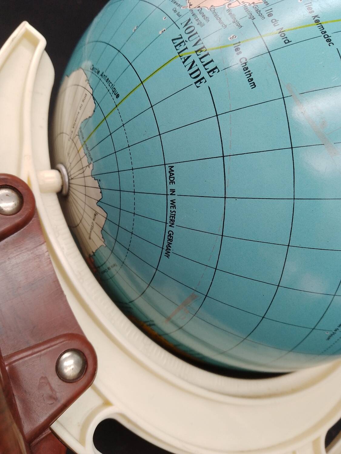 Terrestrial globe World map vintage metal and bakelite year 50-60 West Germany