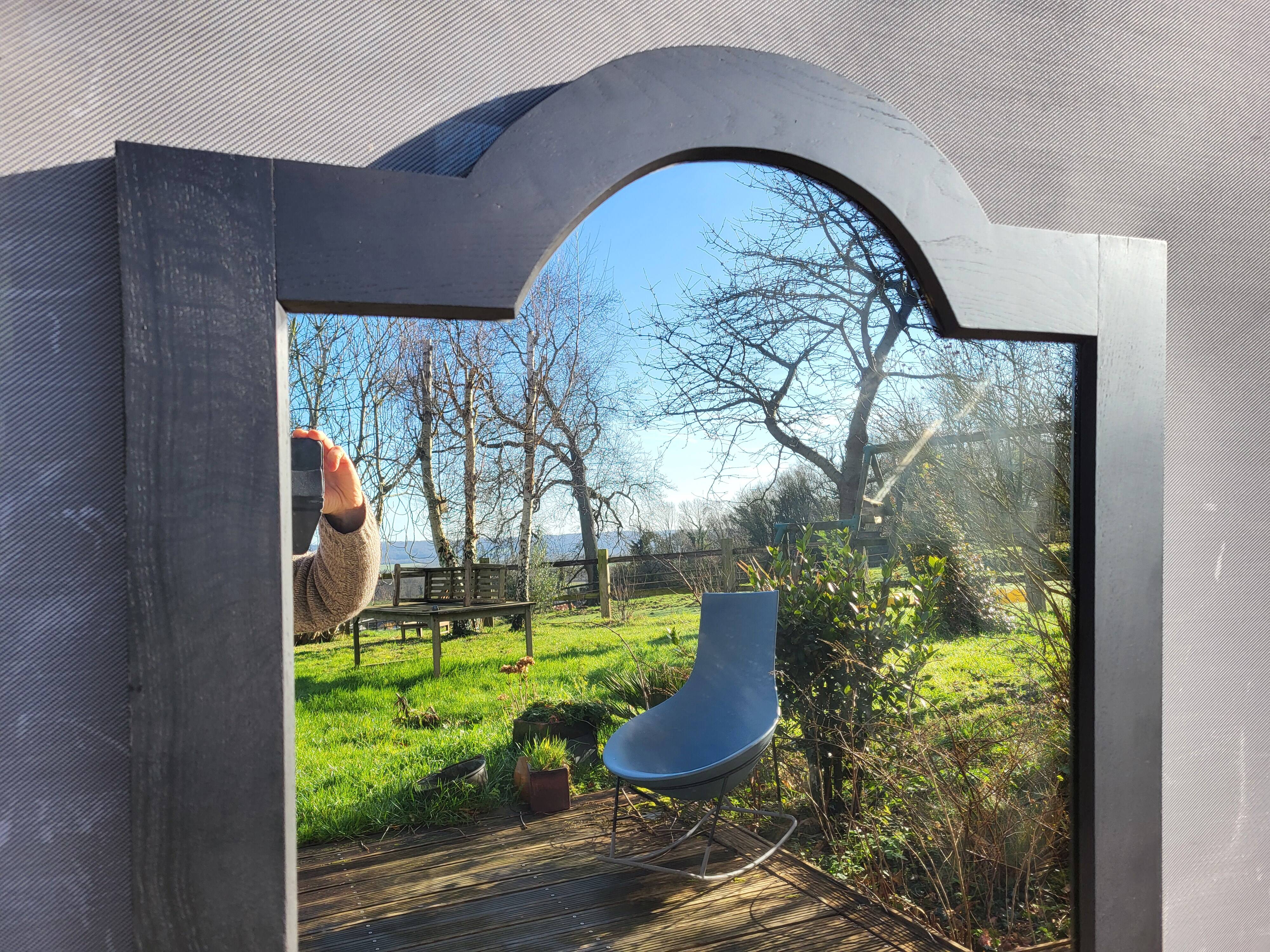 Ancien Miroir noir chapeau de gendarme