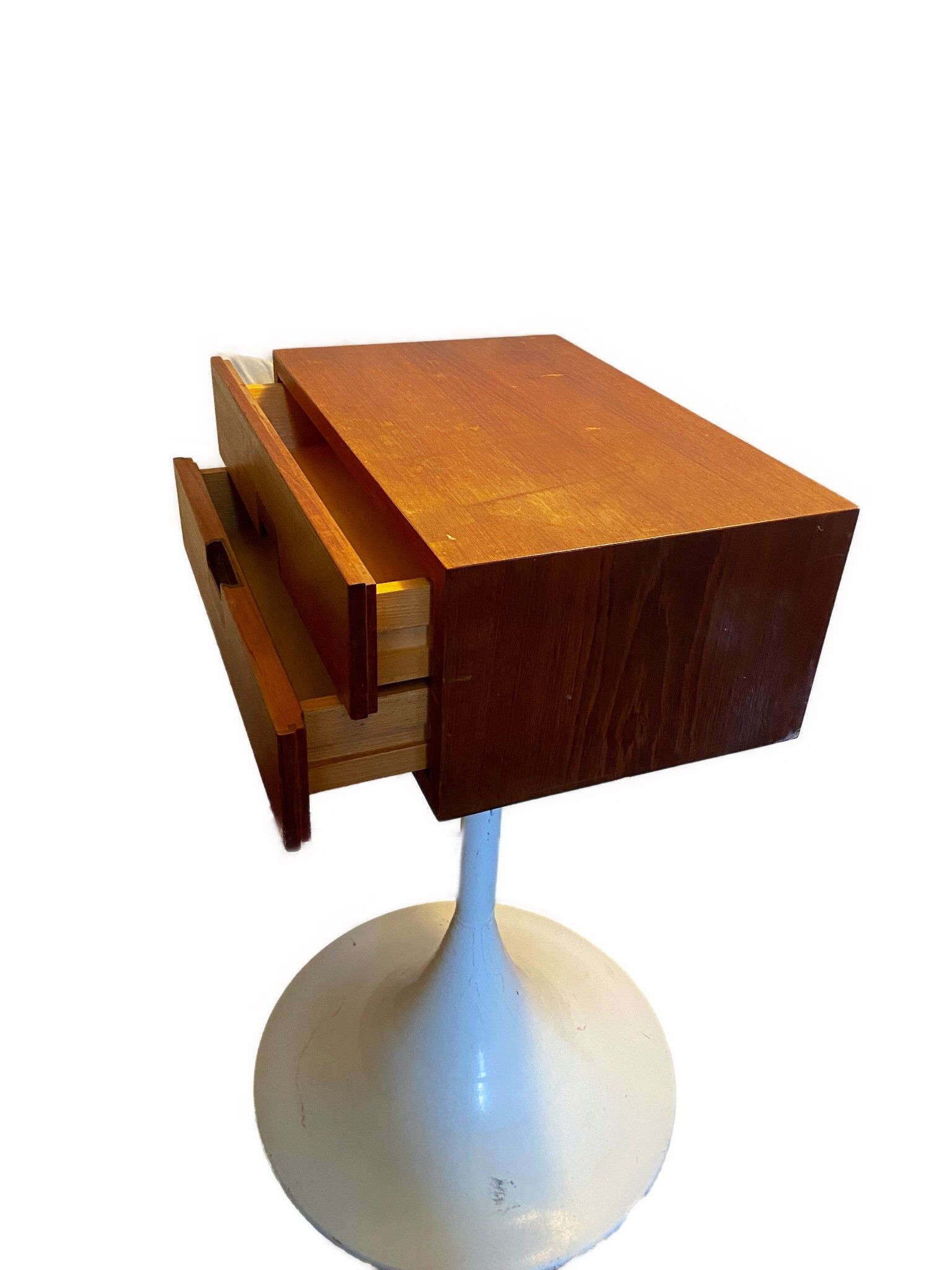 Vintage tulip foot bedside table