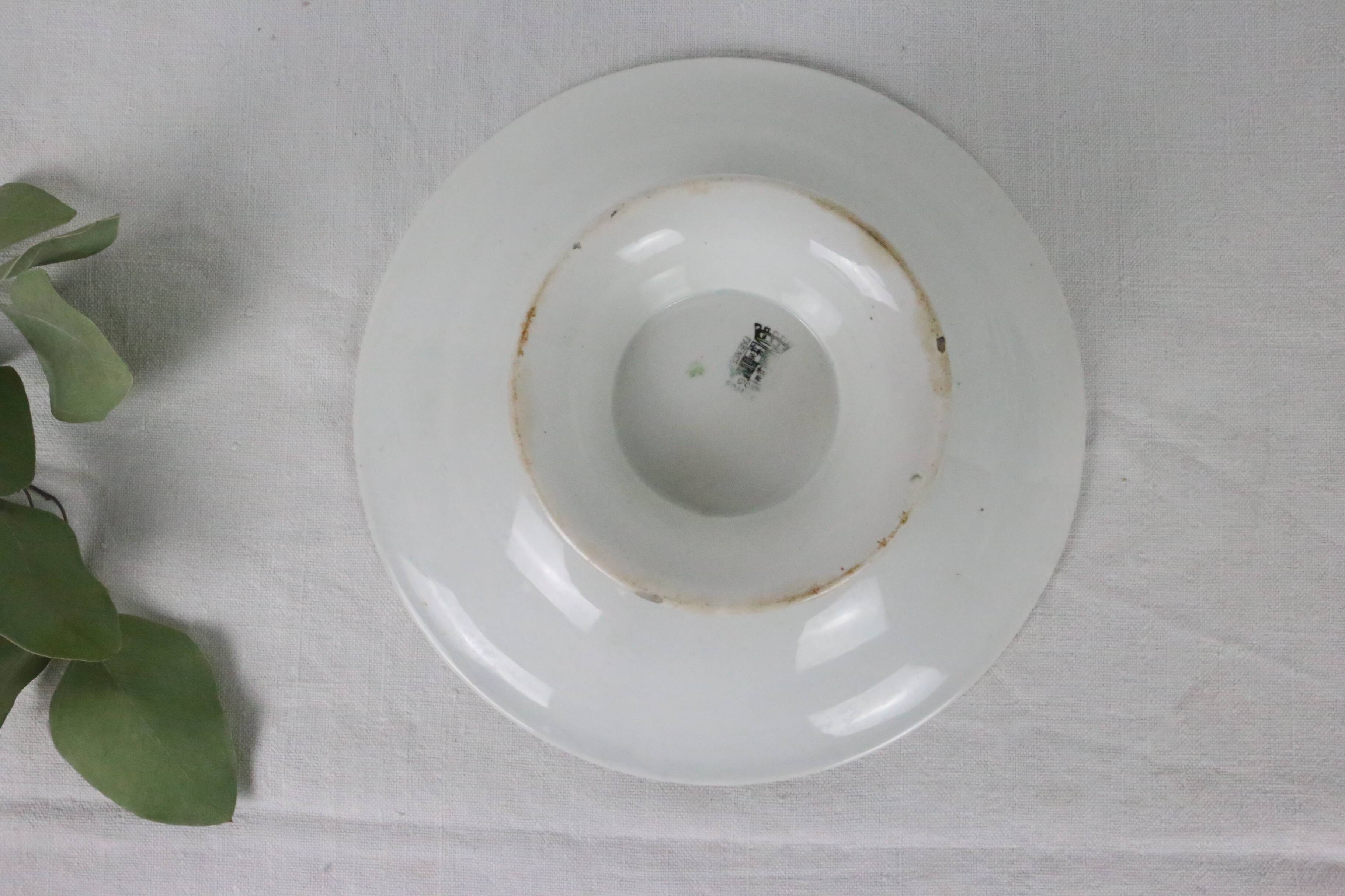 Plat piédouche, faïencerie Onnaing, vintage