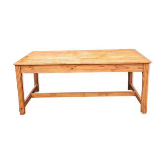 Rectangular pine table