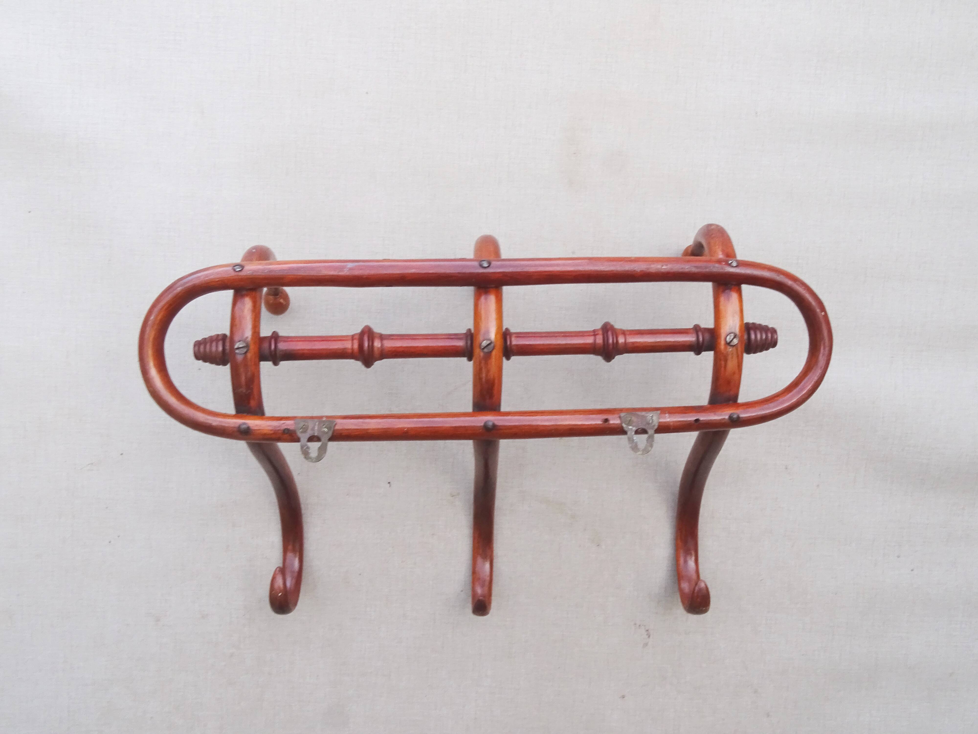 Curved wood wall coat rack bistro KOHN, around 1900, no Thonet