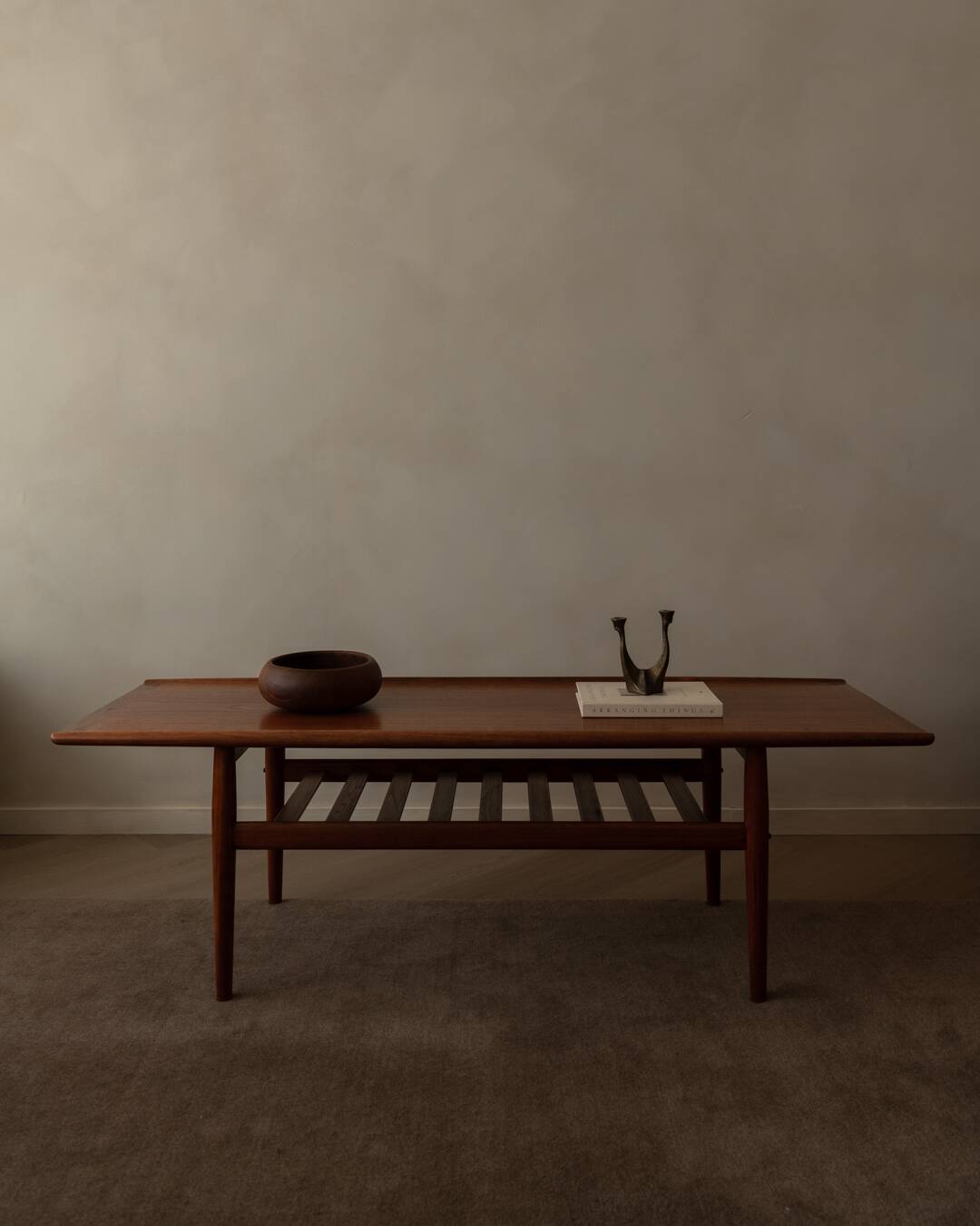 Table basse en teck danois par Grete Jalk avec cadre à lattes, années 1960.