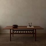 Table basse en teck danois par Grete Jalk avec cadre à lattes, années 1960.