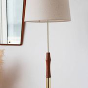 Vintage Scandinavian floor lamp in wood and gold brass — Beige lampshade