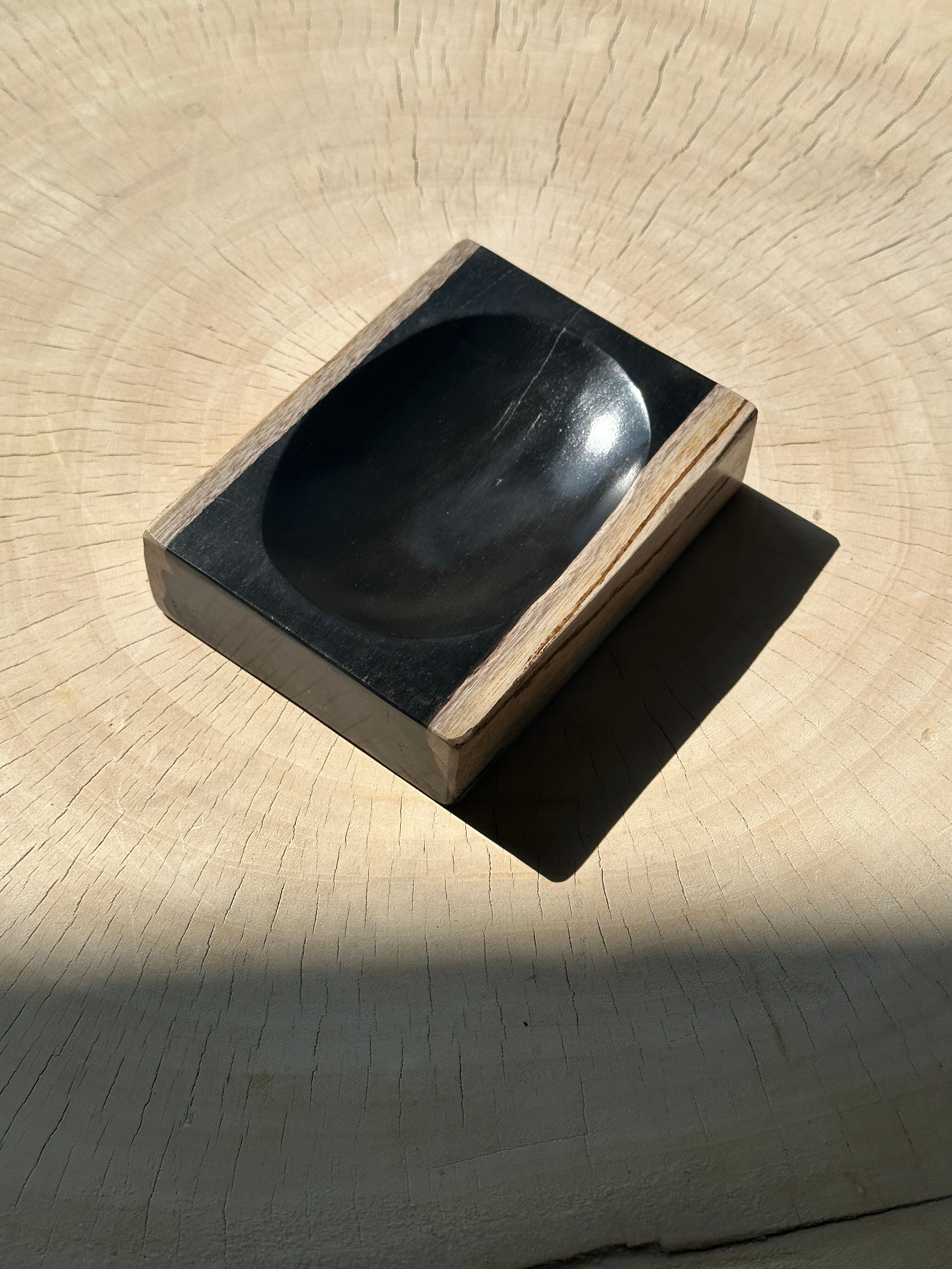 Porte savon en bois pétrifié bandes blanches de chaque côté