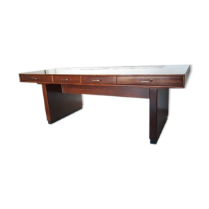bureau de direction vintage équipé de tiroirs à rideaux sur le plateau