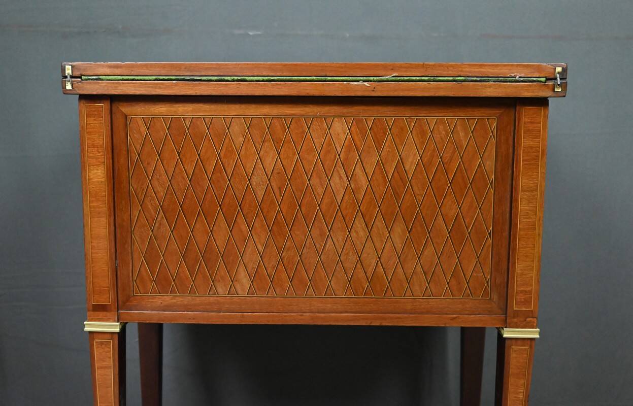 Small game table in marquetry, Louis XVI style – early 20th century