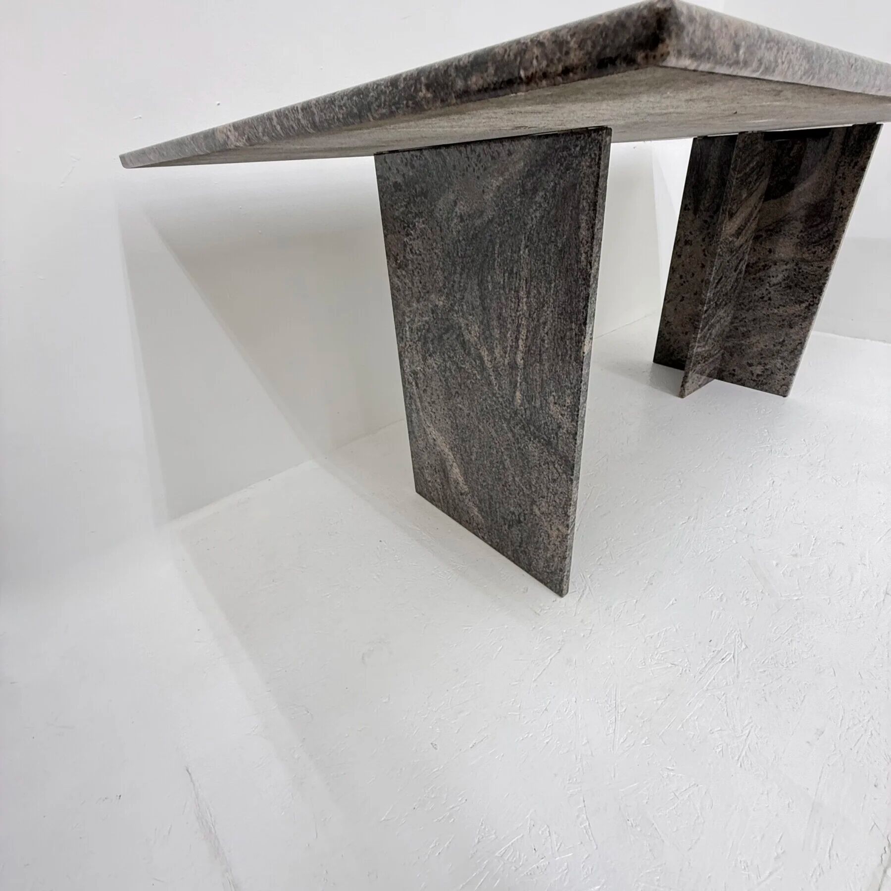 Mid-century design granite dining table, 1970shttps://nuvintage.nl/product/